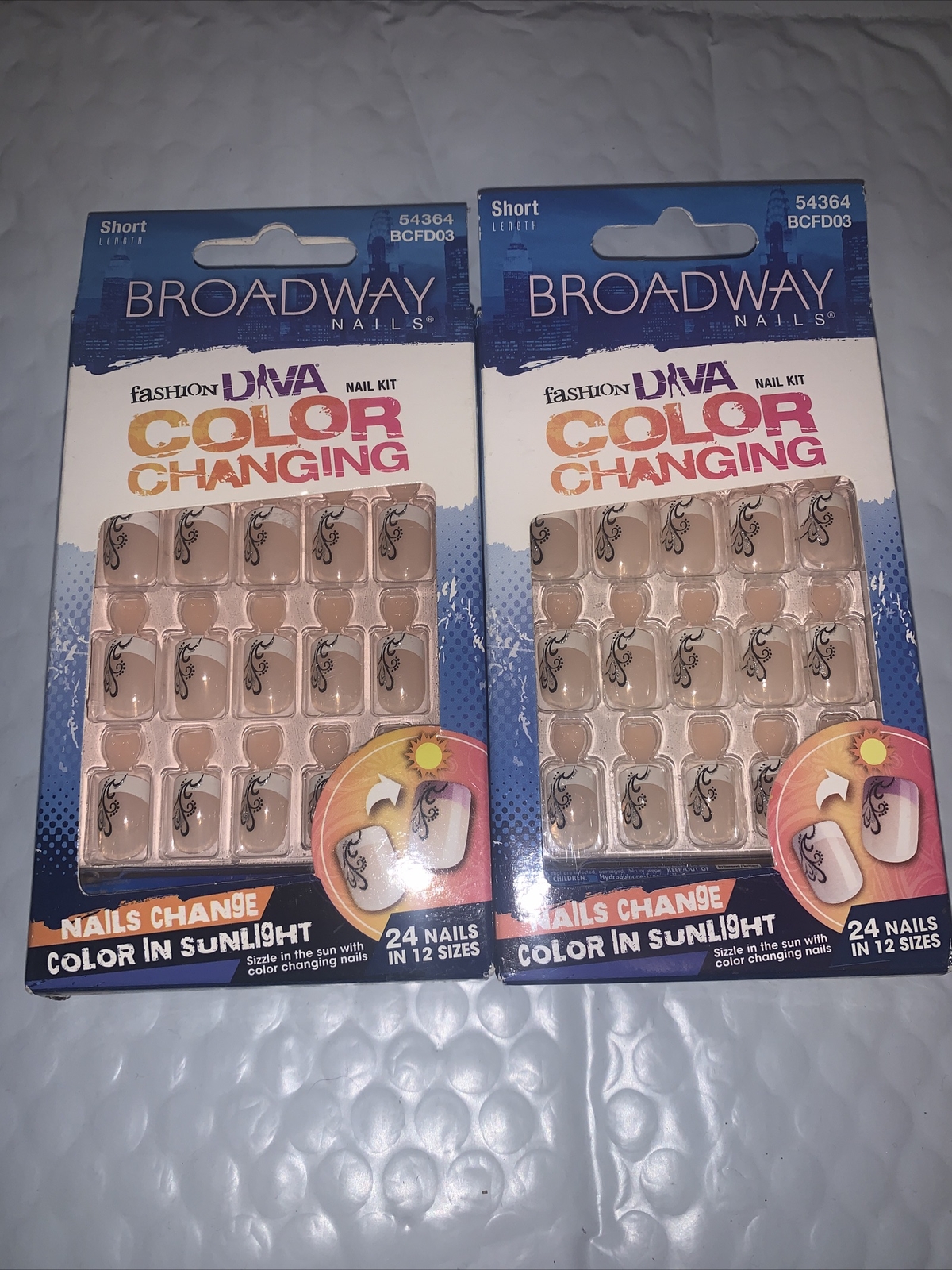**LOOK** 2 Packs of Broadway Diva Color Changing Nails #54364 BCFD03 (Sunset)