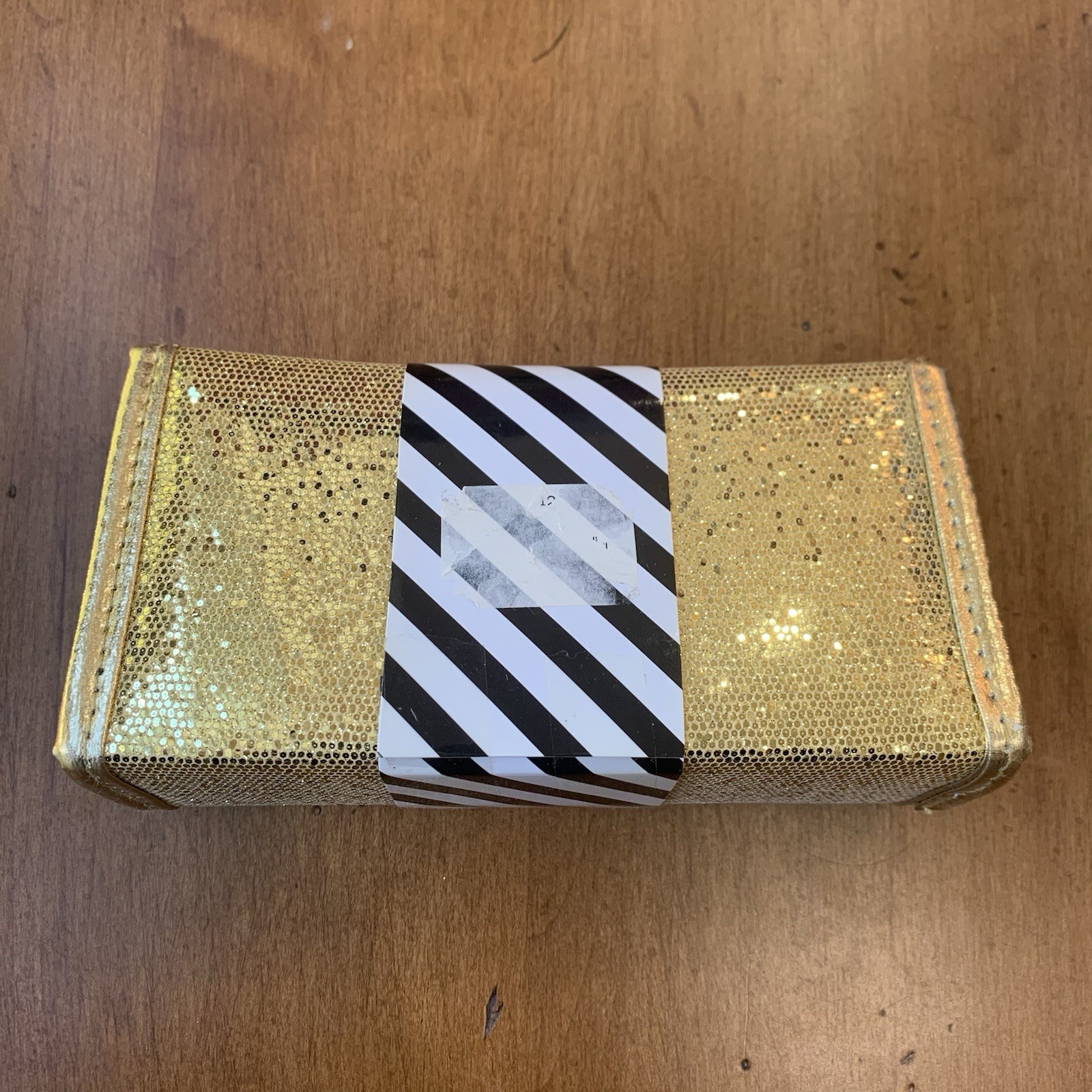 Simple Pleasures Travel Tool Makeup Set Nail Scissors In Sparkly Gold Zip Case