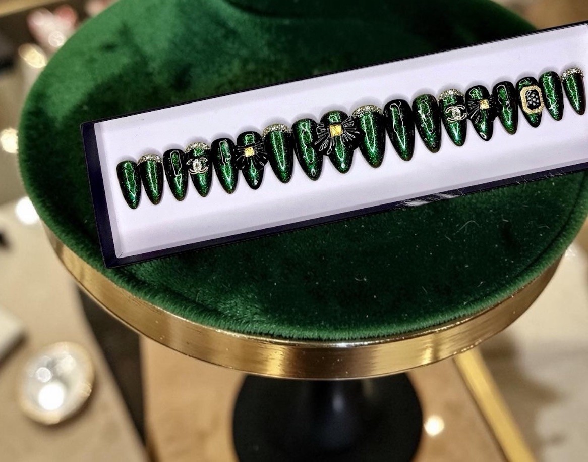 Emerald Heiress | Luxury Handmade Press-On Nails( Prep Kit Included)