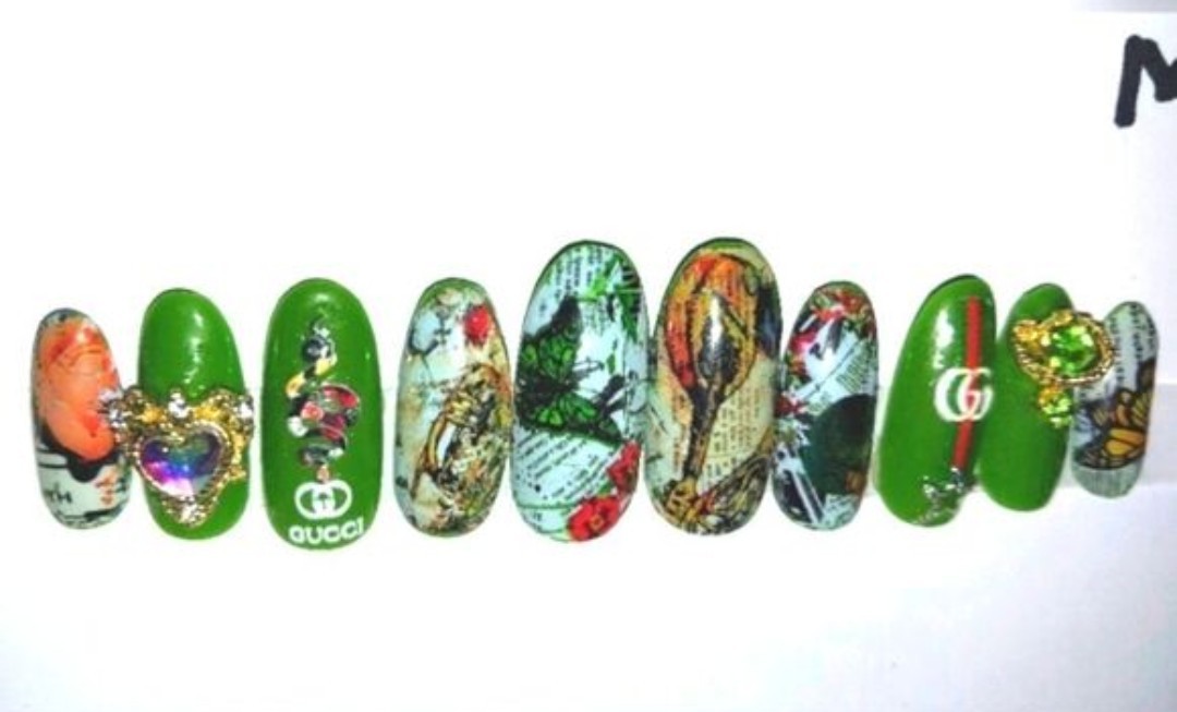 Printed custom decorative 10pc short acrylic press on nails sz medium Glue…