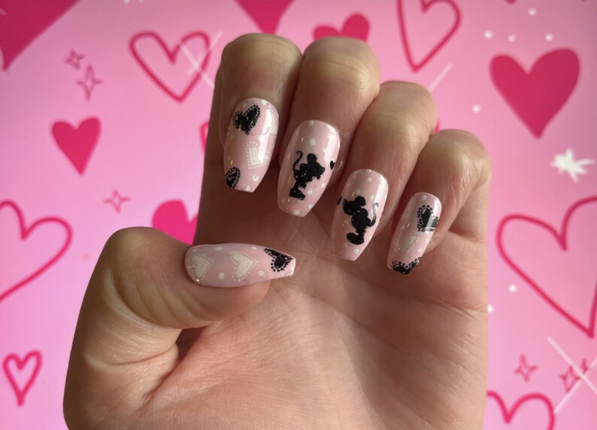 Handmade press on nails/Fake Nails/Disney Nails/Valentine’s Day/Disneyland/Heart