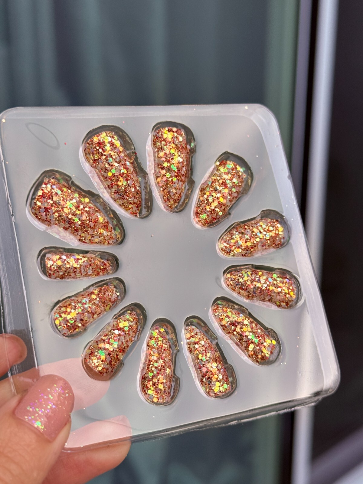Bronze and Gold Glitter Press-On Nails – Medium Length, 12pcs Elegant Stylish