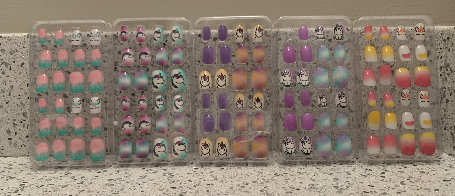 Siusio press on Unicorn Tie-Dye nails for children, women with small hands