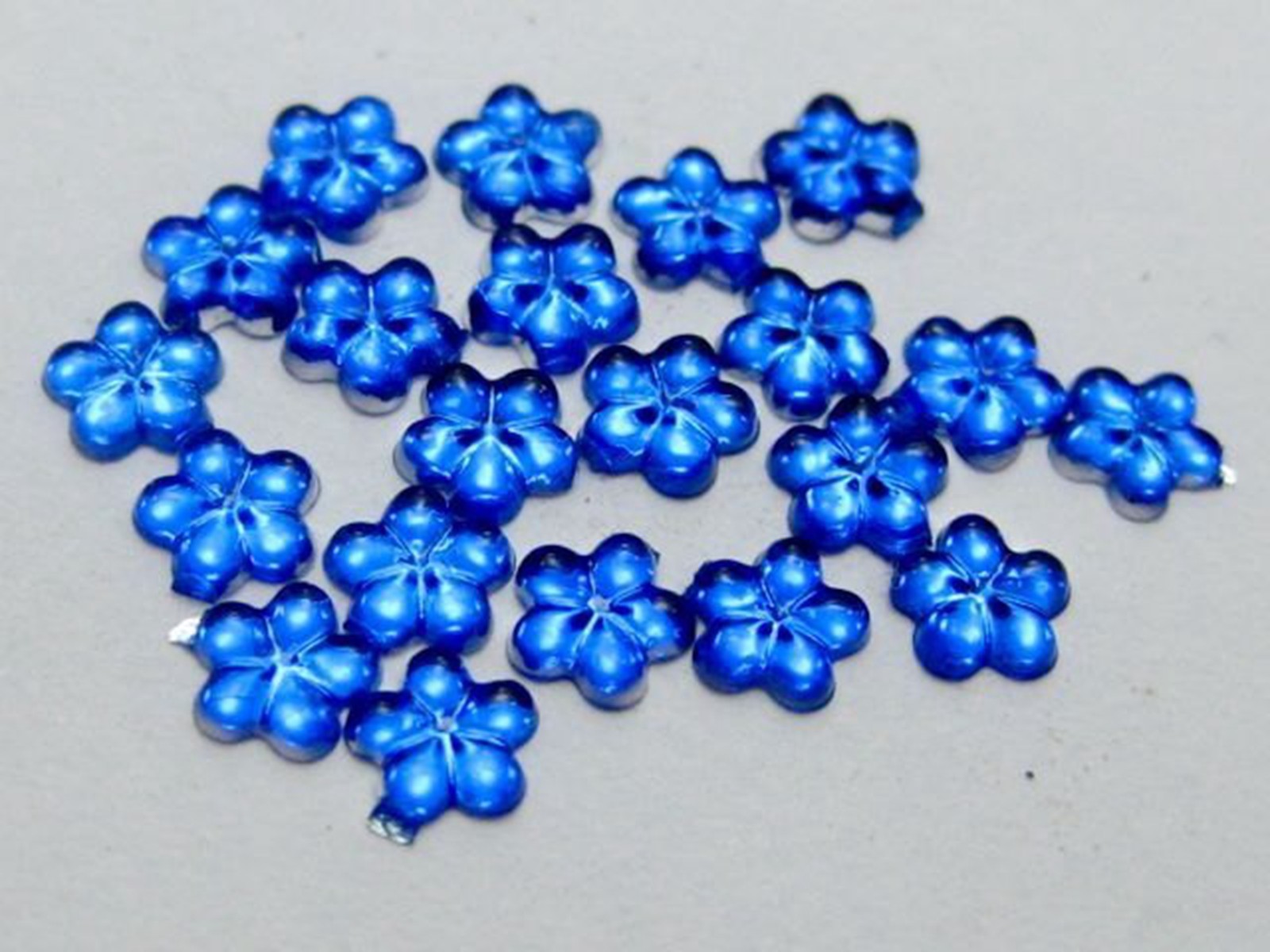 1000 Acrylic FlatBack Mini Flower Rhinestones Gems 4mm Nail Art Tips