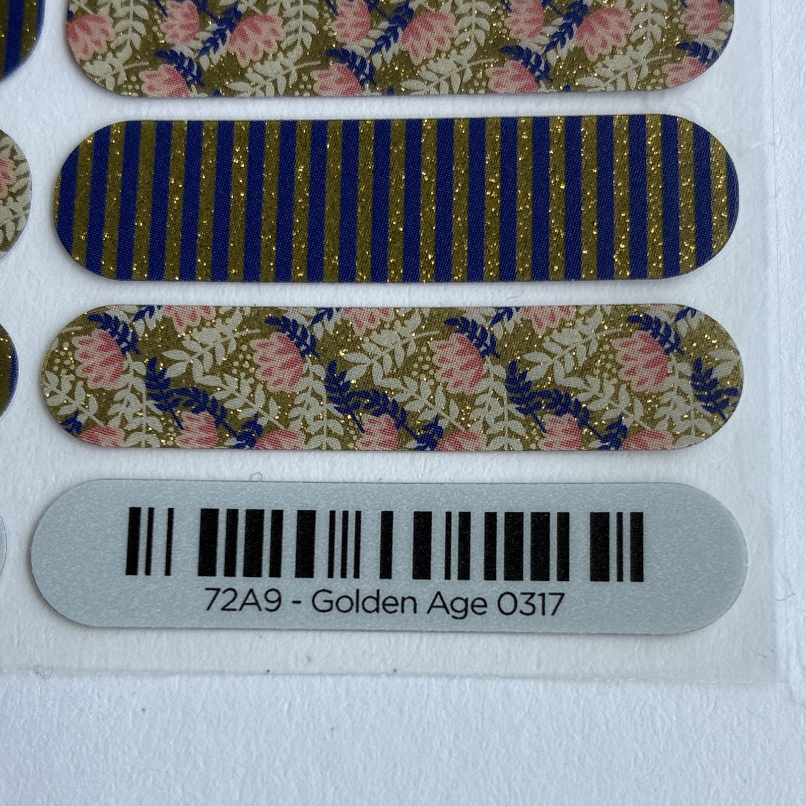 Jamberry 72A9 Golden Age Floral Glitter Press-On Nails Short Oval Blue/Gold