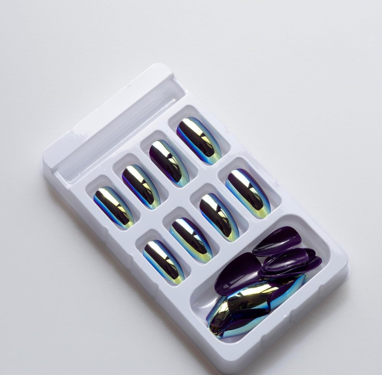 LEBON Radiant Chrome Press on Nails Short Fake Acrylic Almond 24 Pcs (No.11 TEAL