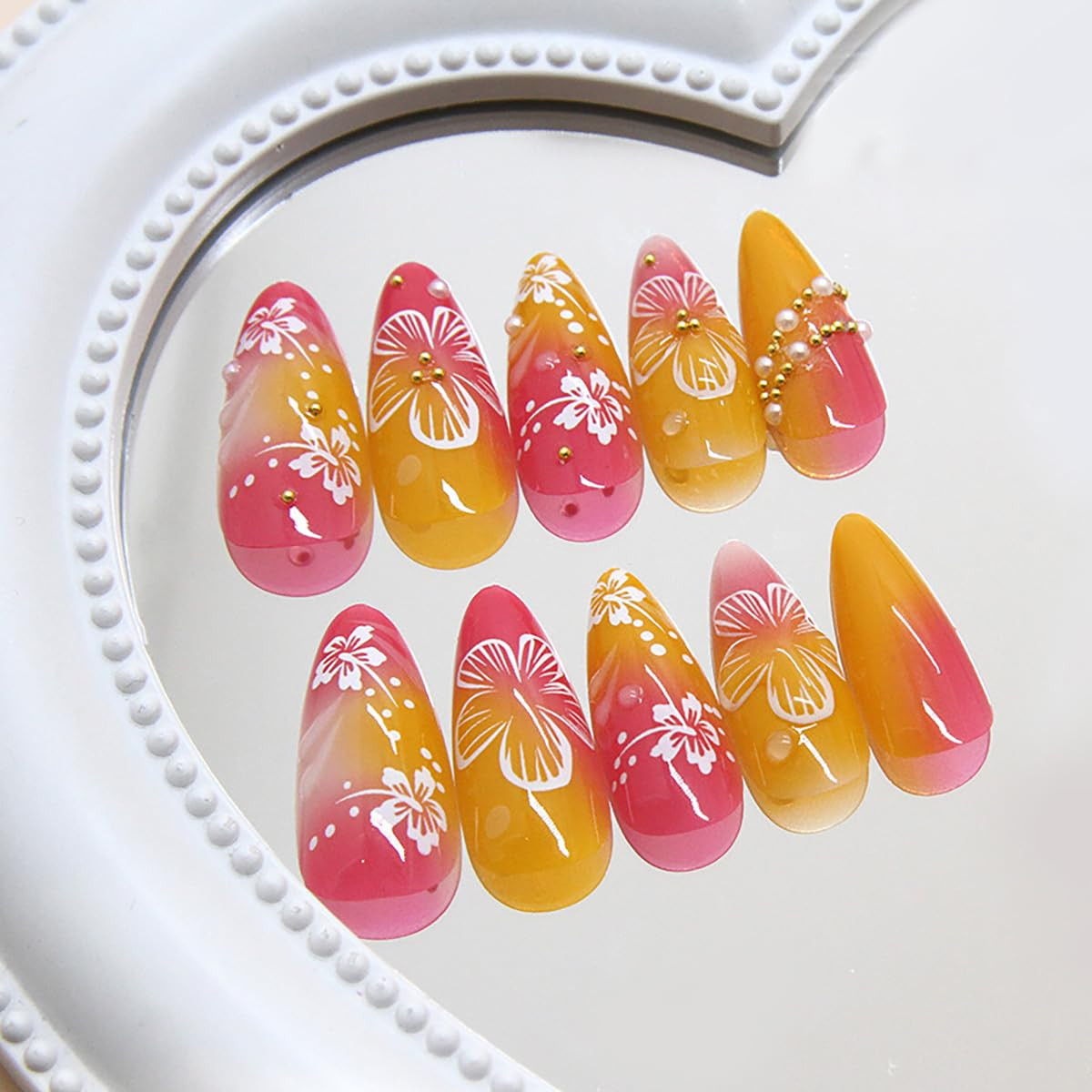 24Pcs Flower Press on Nails Medium Almond Fake Nails 3D Floral with Gold Pearl R