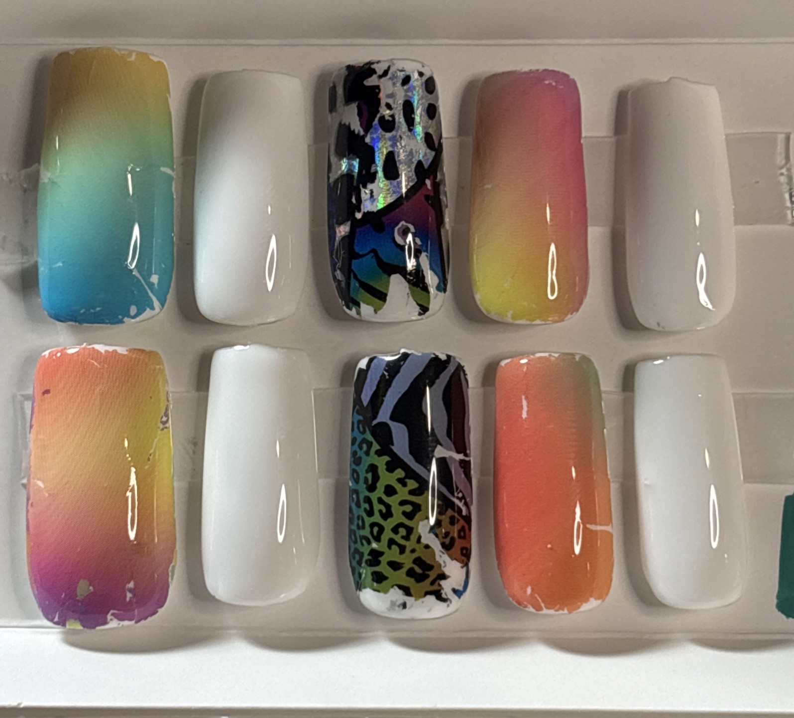 Press On Nails Large Square-Nails full set white&multicolored ombré size Large