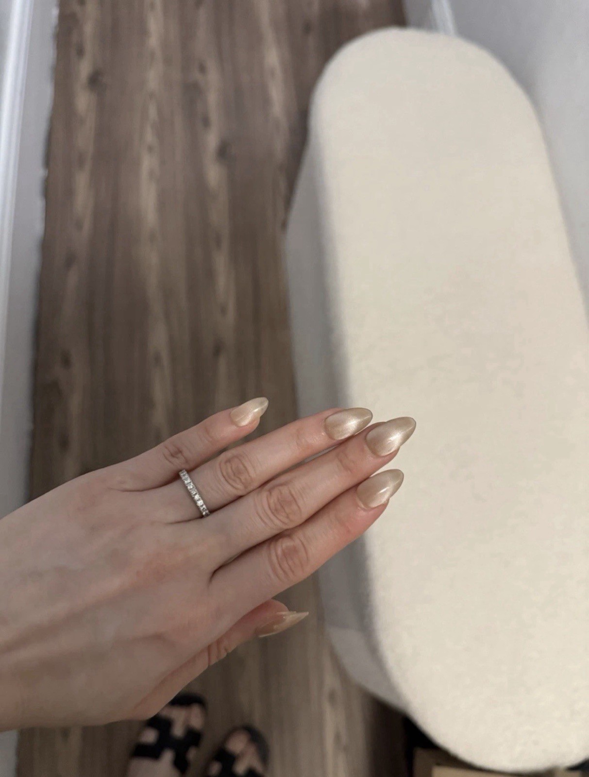 Reusable Glossy Press-On Nails – Salon Look, Easy Apply, Multiple Colors