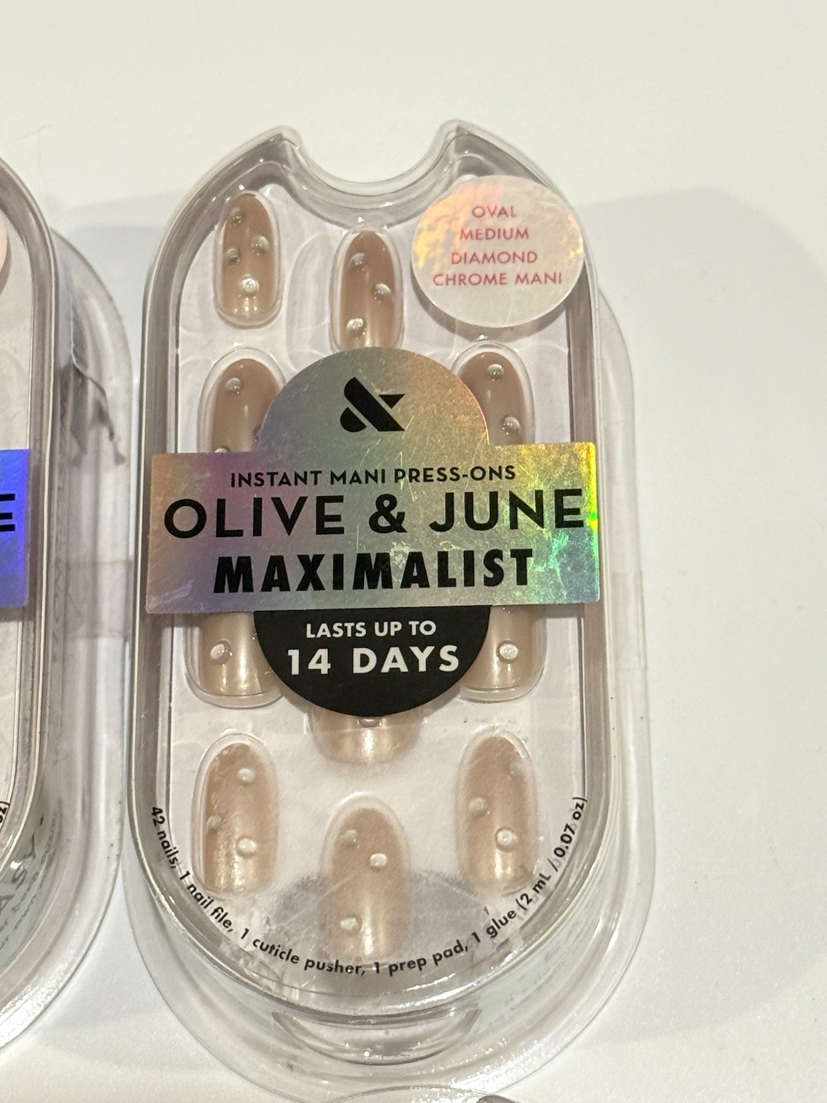 Olive And June Maximalist Instant Mani Press-On Nails Almond Oval Medium X4