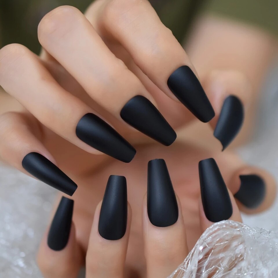 Press on Nails kit with glue Matte Coffin white maroon green black