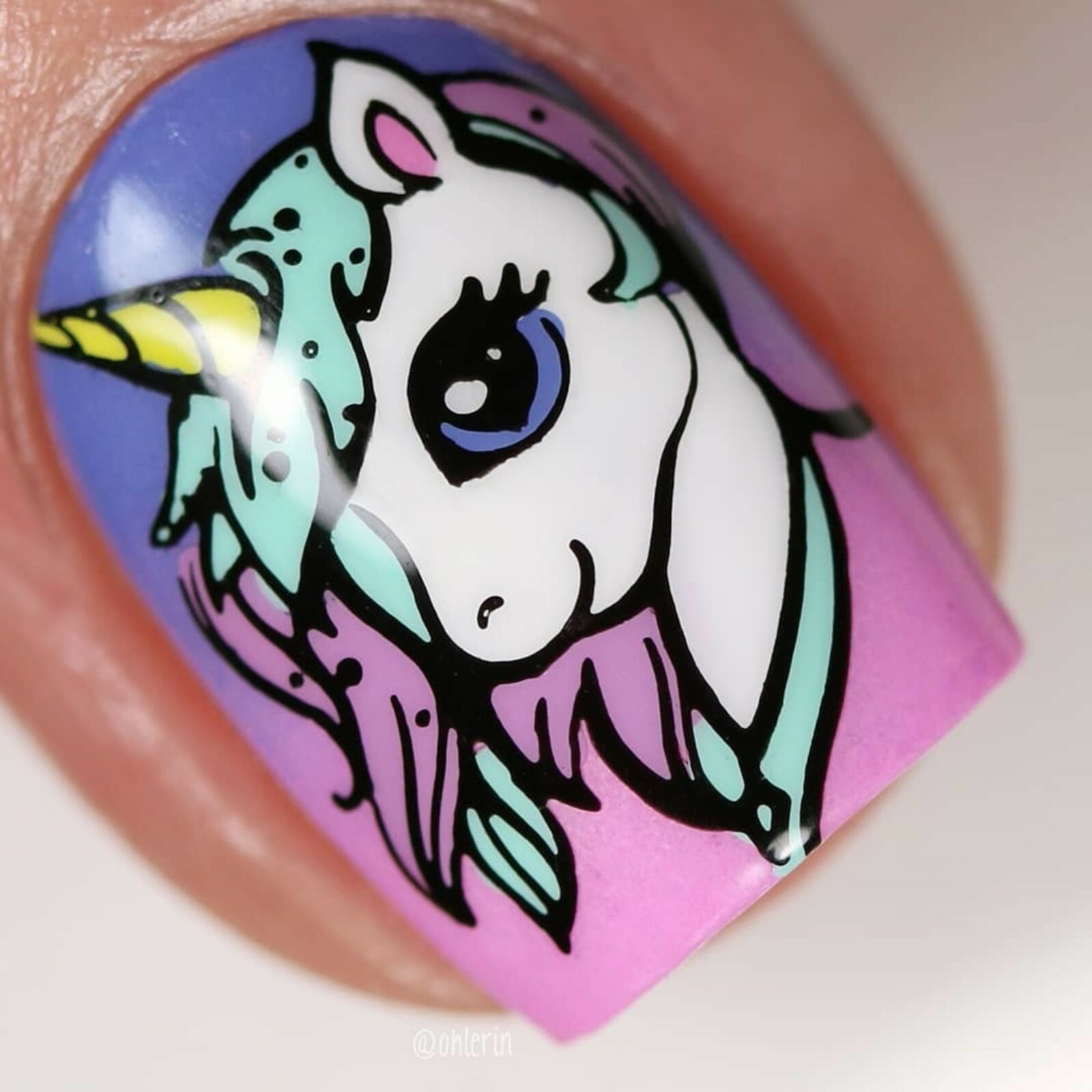B042 Head in the Clouds Stamping Plate For Stamped Nail Art Design
