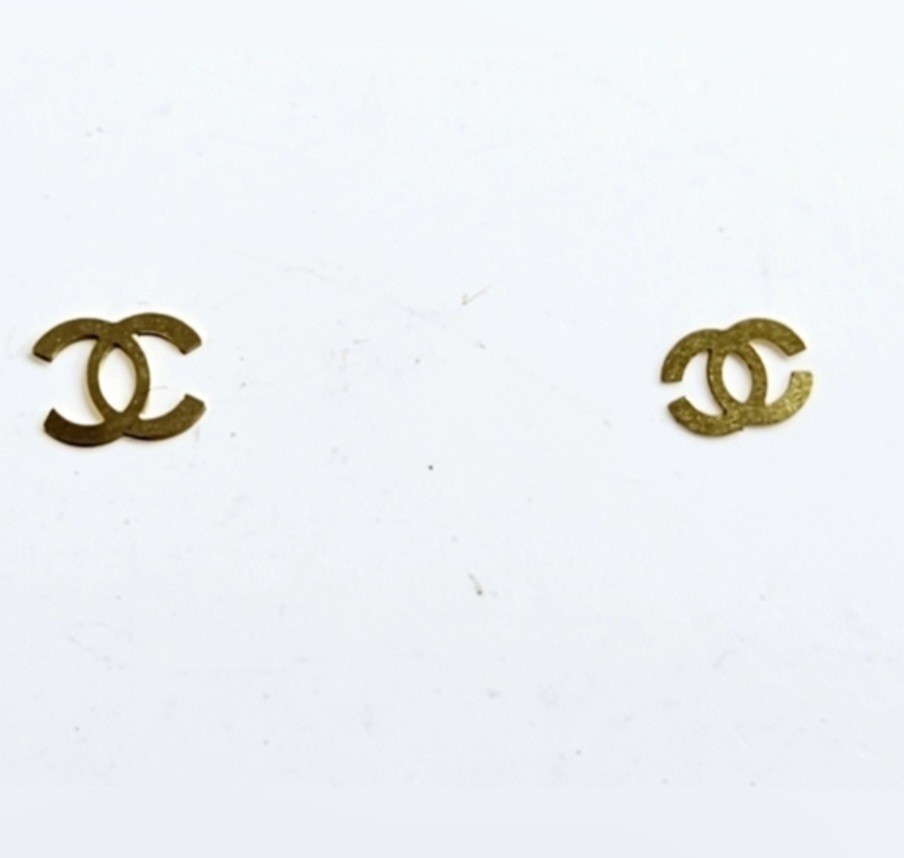 NWT NAIL ART DESIGN 4mm×5mm GOLD METAL NAIL DECALS: N°16