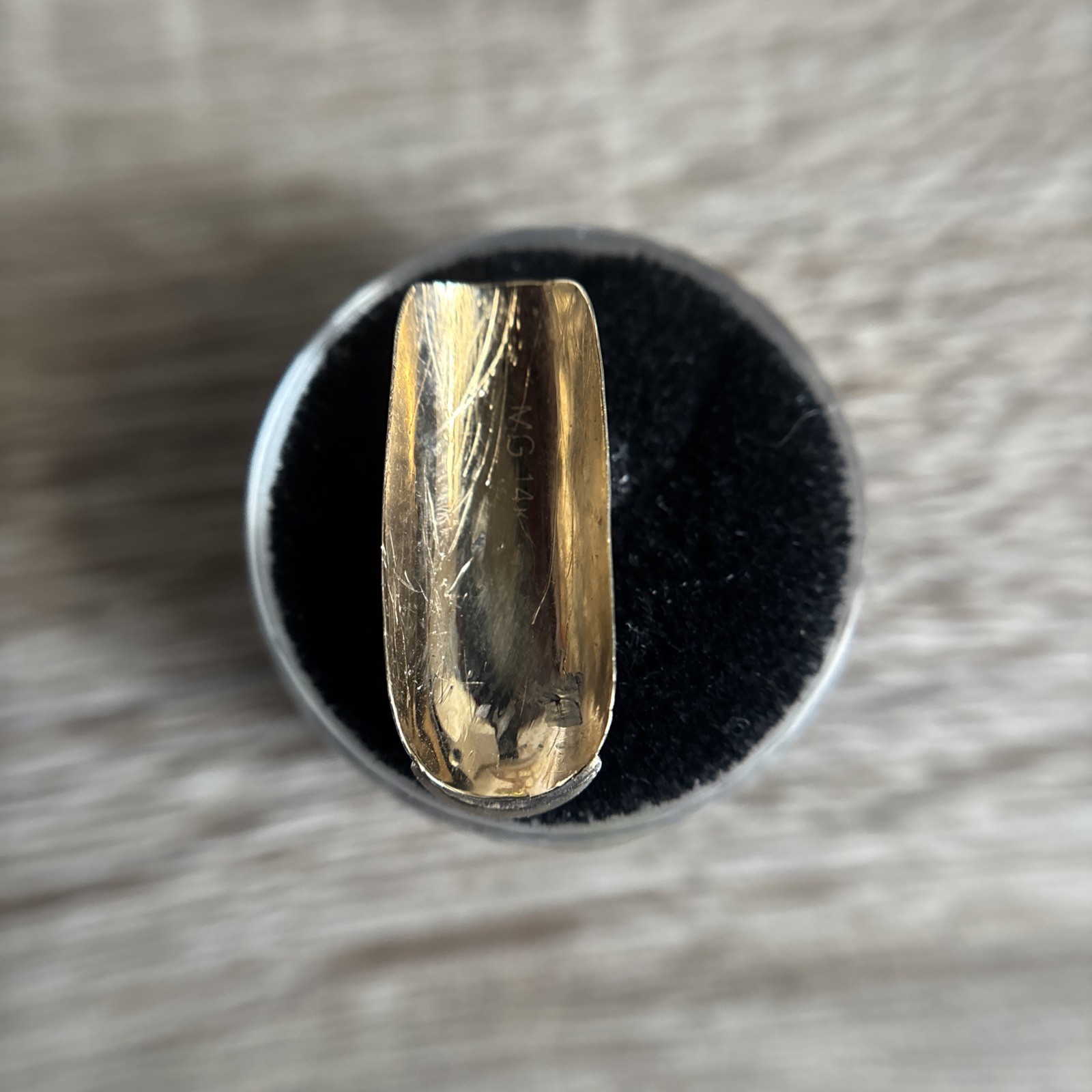 Vintage 1980s 14K Gold Fingernail with 8 – .02 Diamonds – NEW
