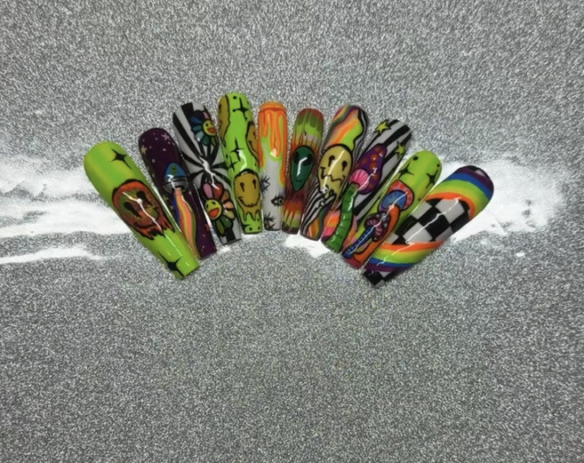 Trippy Smiley Spaceship Press On Nails