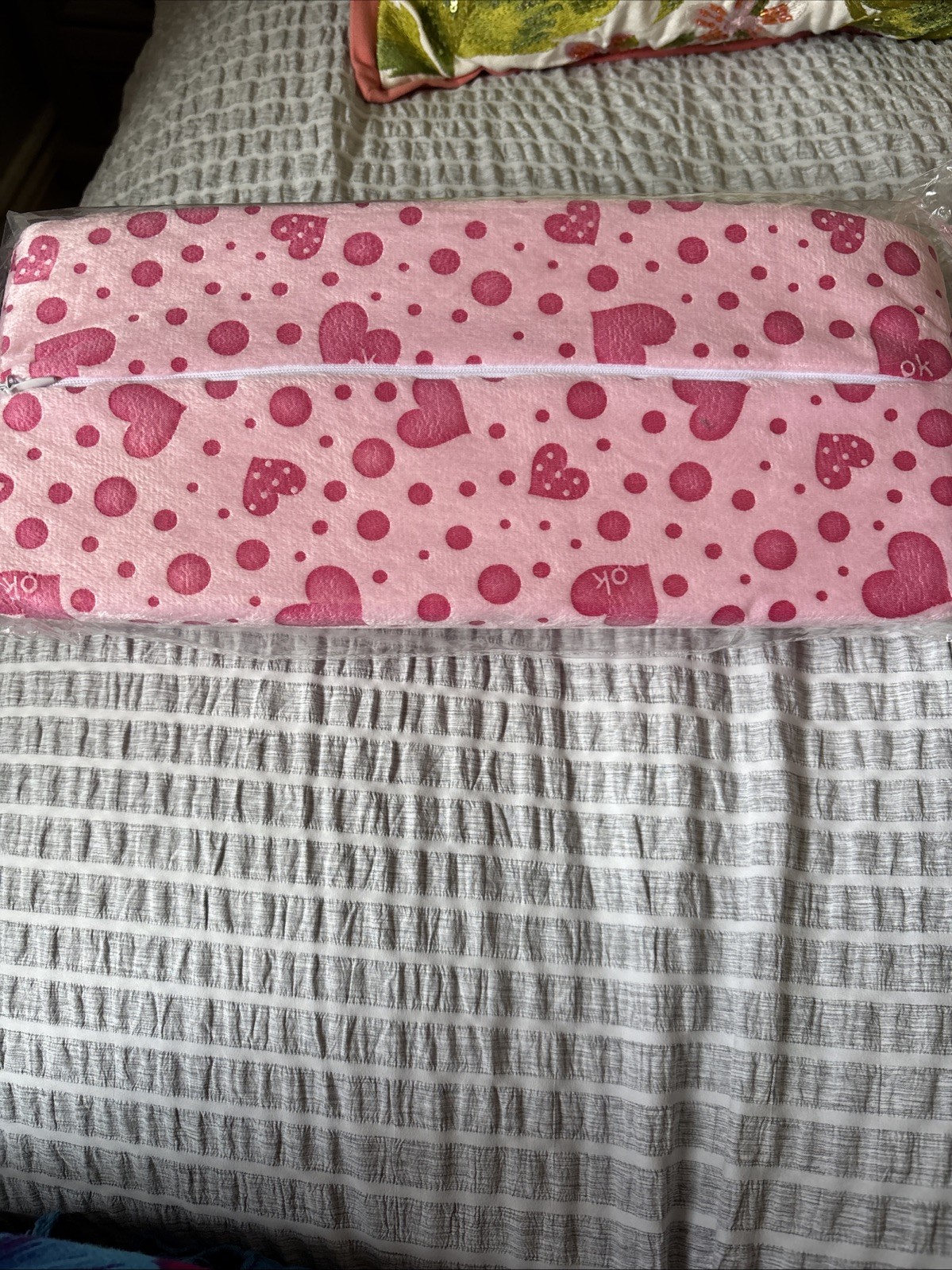 Manicure Kit Arm Rest Nail Armrest Heart Pattern Hand Pillow