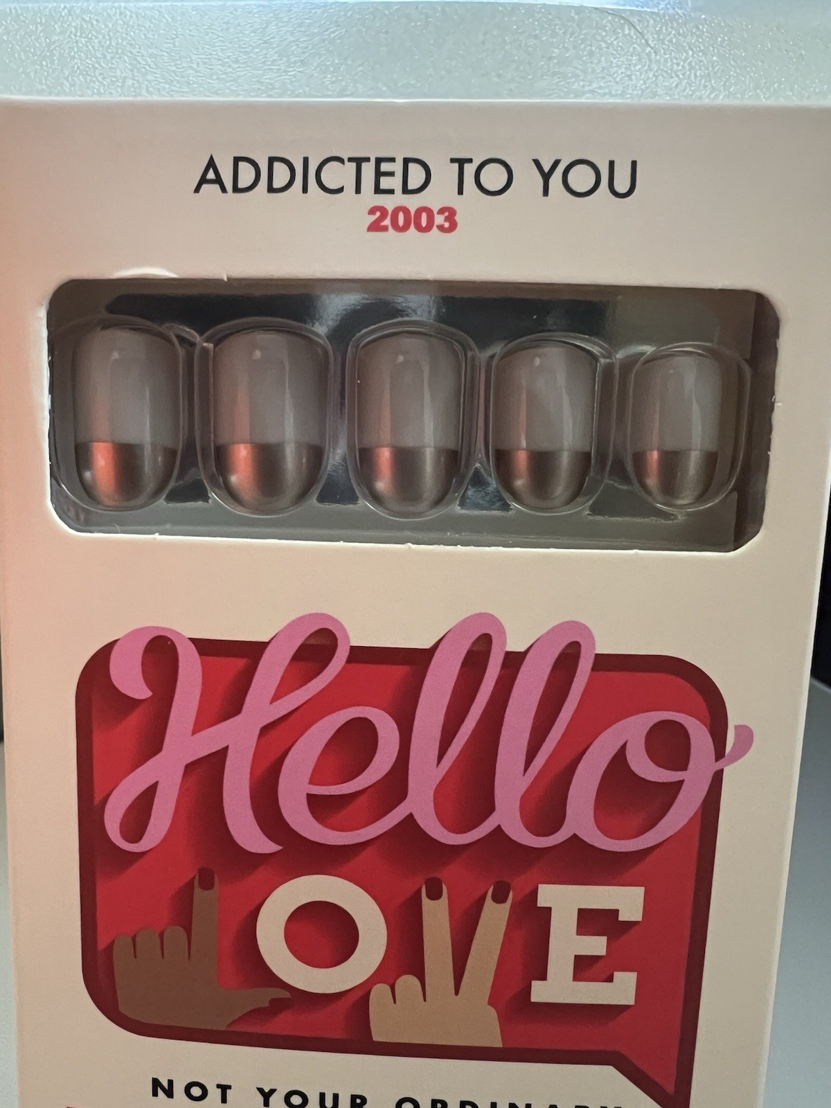 Hello Love Press On Nails – Addicted to You – Short Square – off white w/Gold