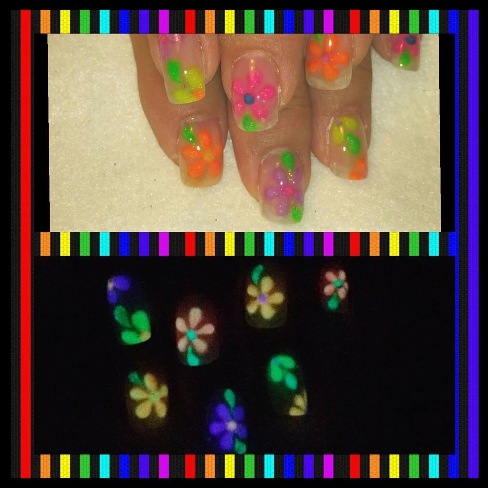 6 Neon Glitters, 4x Visible Glow in the Dark Powder Stars Moons FREE UV KEYRING