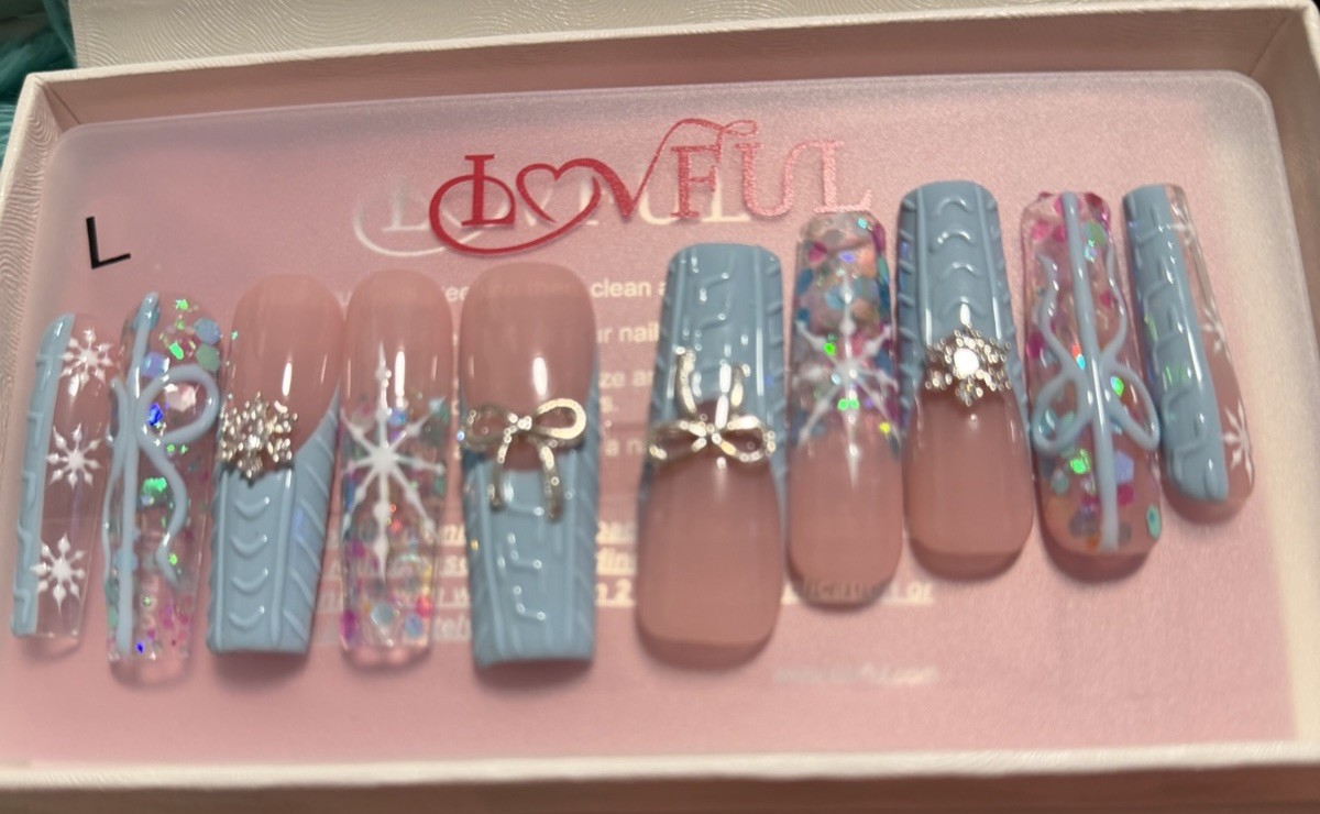 LOVFUL PRESS ON NAILS