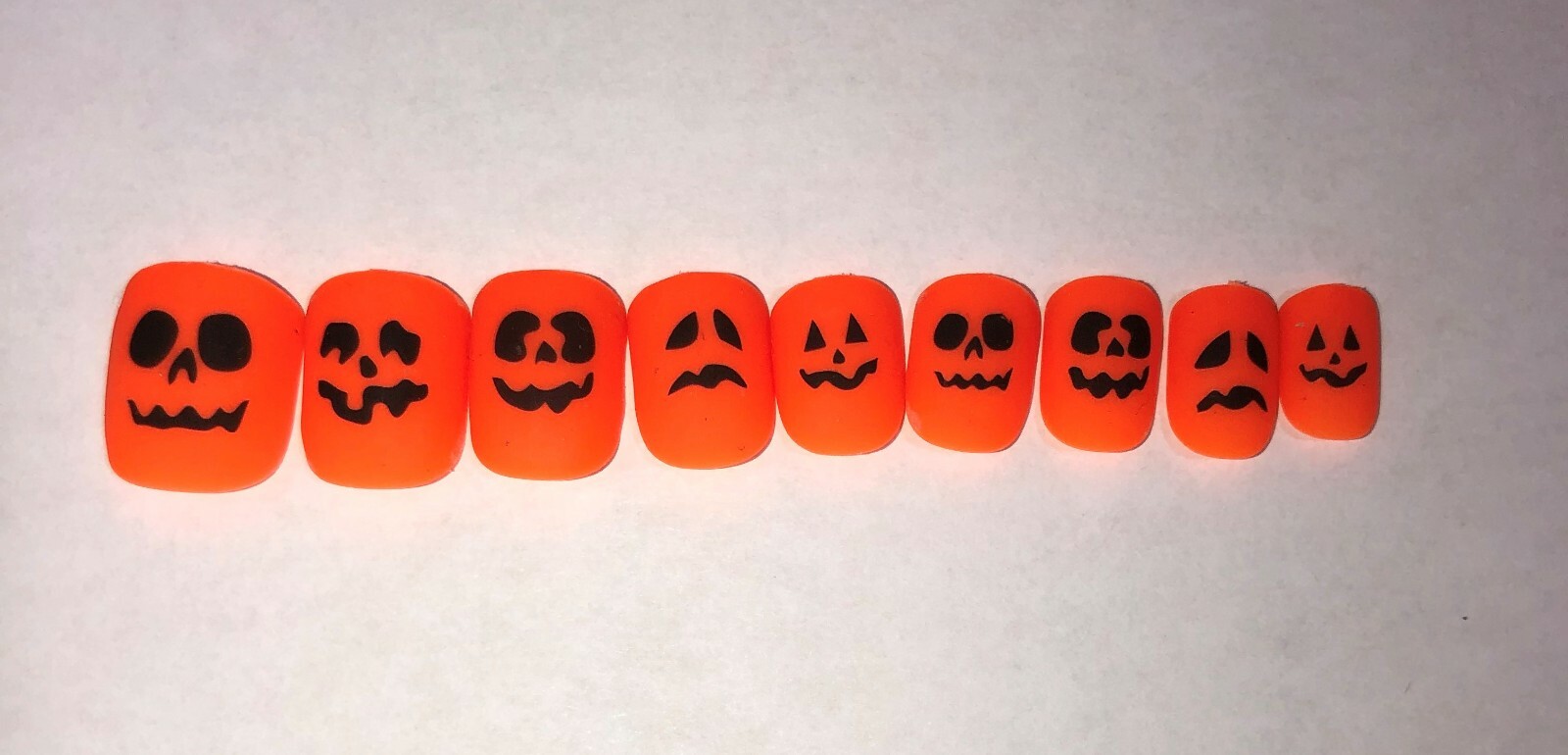 Halloween Nails, Bright Orange Pumpkins – (Set of 18 sizes 0-8) Short Square