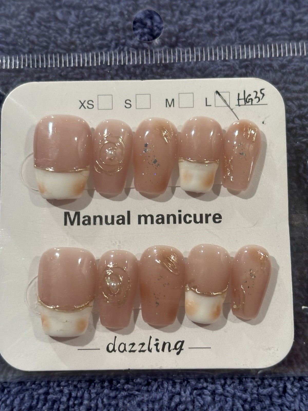 Press On Nails. Medium Length 19 Coffin Shaped Nails, 1 Oval. 20 Qty Size Large.