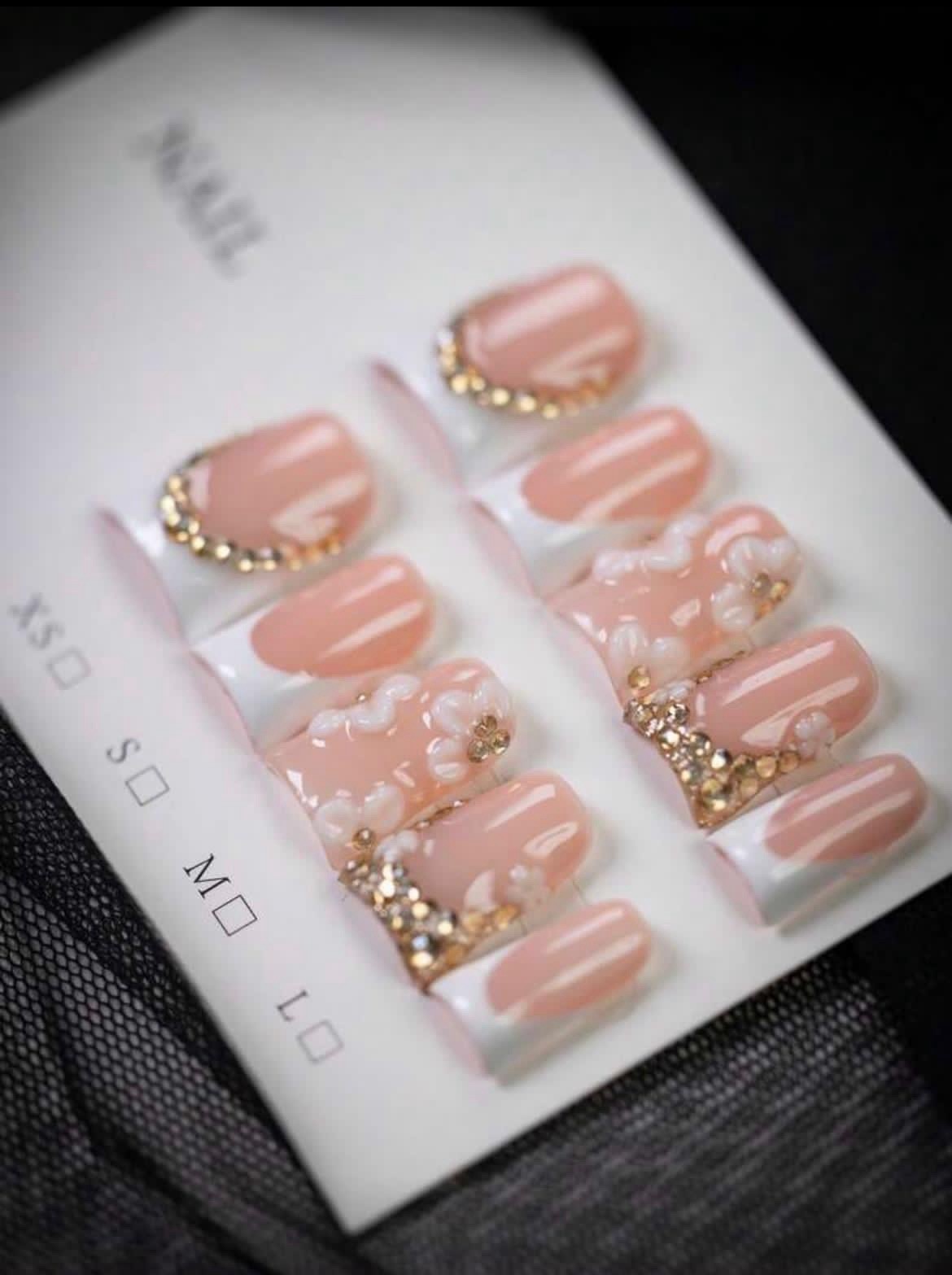 3D Glitter Nude White Gold Flower Square Press-On Nails, Full Cover, Diamond