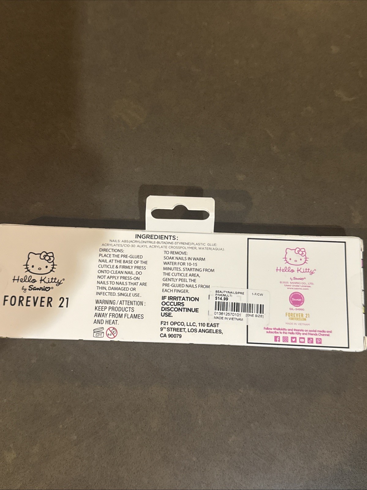FOREVER 21 x HELLO KITTY Press On Manicure Pink/Multi NIB