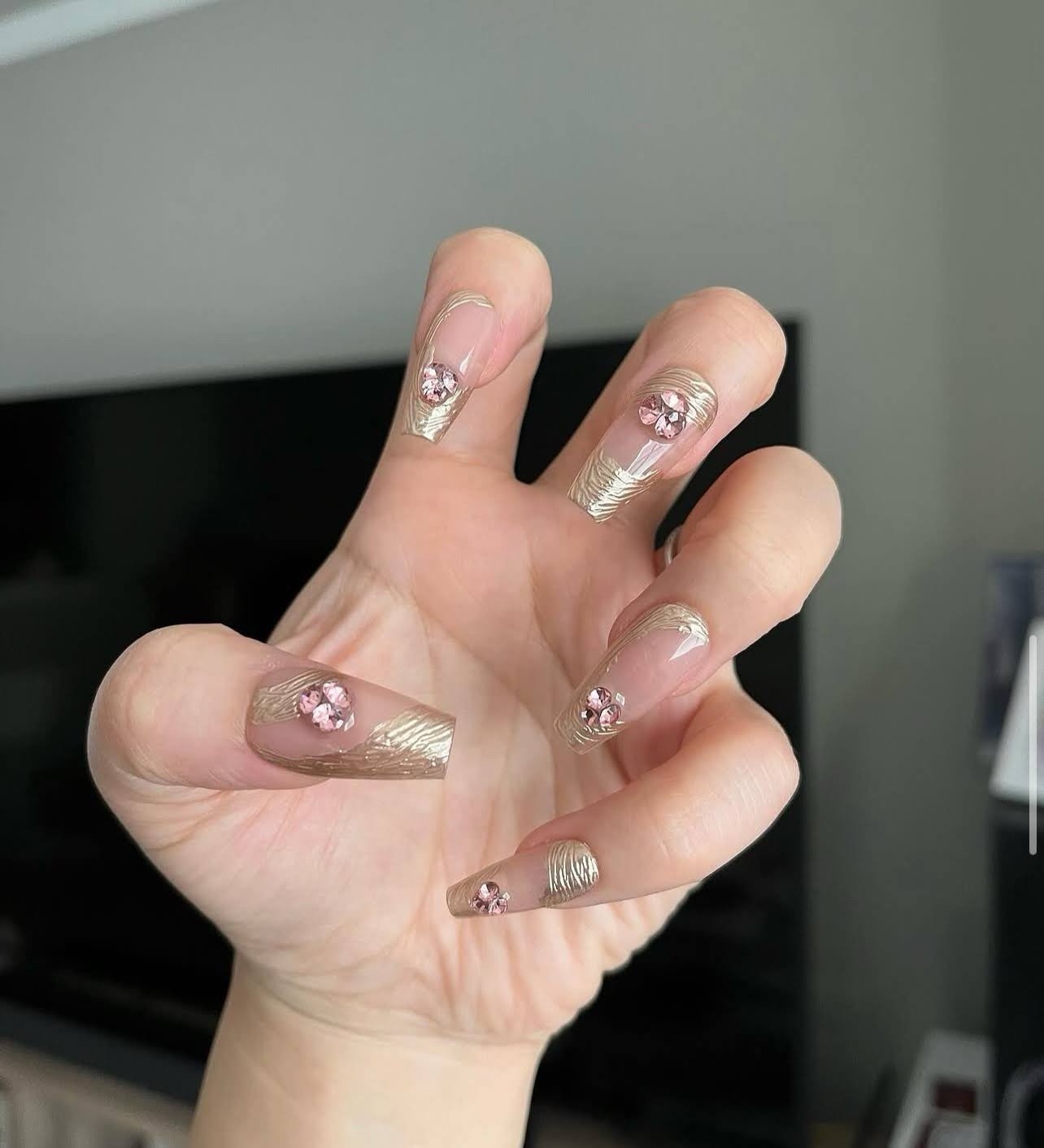 Press-On Nails Medium Square Pink & White Shiny Marble Full Cover Pre-Designed
