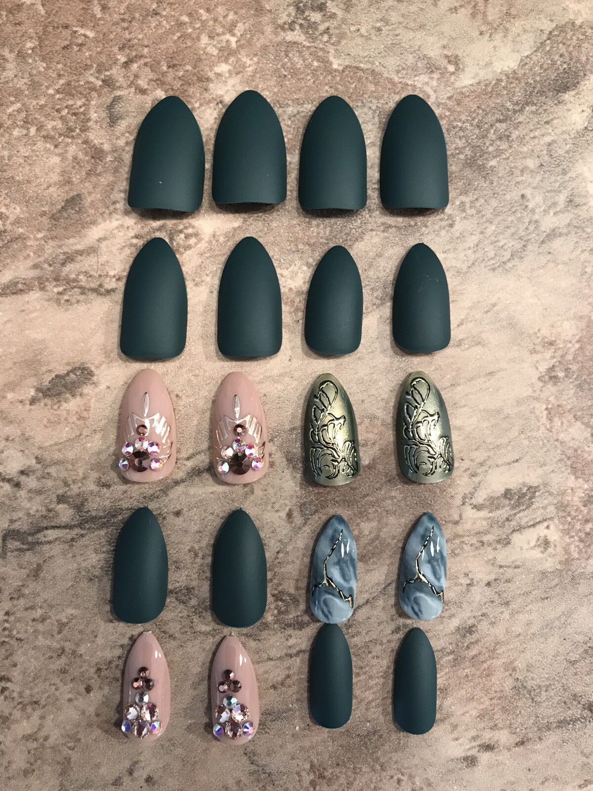 Kiss Masterpiece One-Of-A-Kind Luxe Mani Nails, KMN03 Incomplete Set 20 Nails