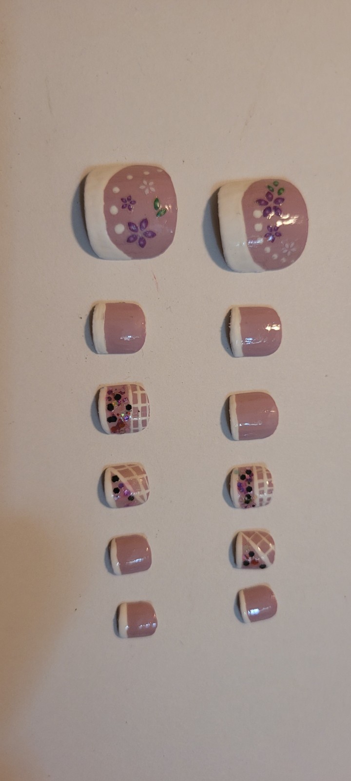 Kawaii Presson Nails Toe| Cover: Lyla, french white| Size Medium 12 pcs *non Gel