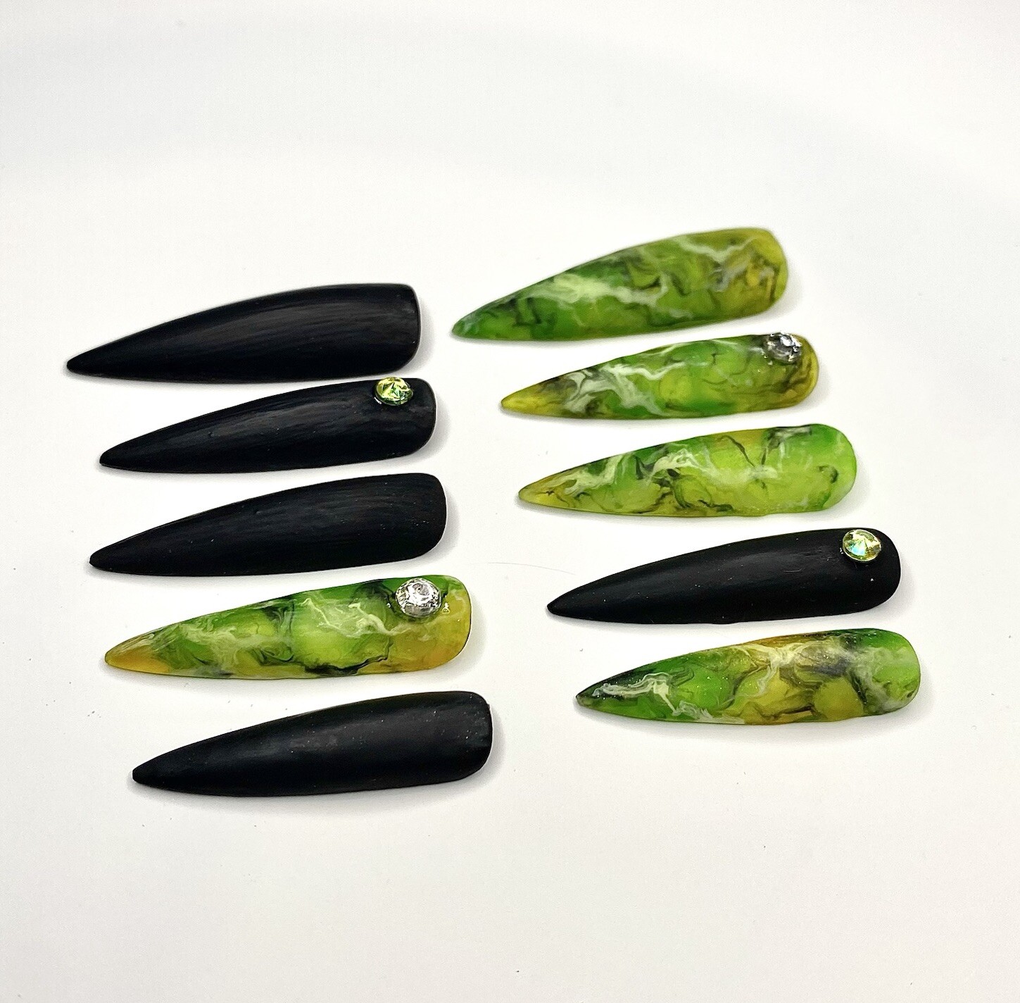 10 Pcs MEDIUM Personally Styled Press on Nails 15468