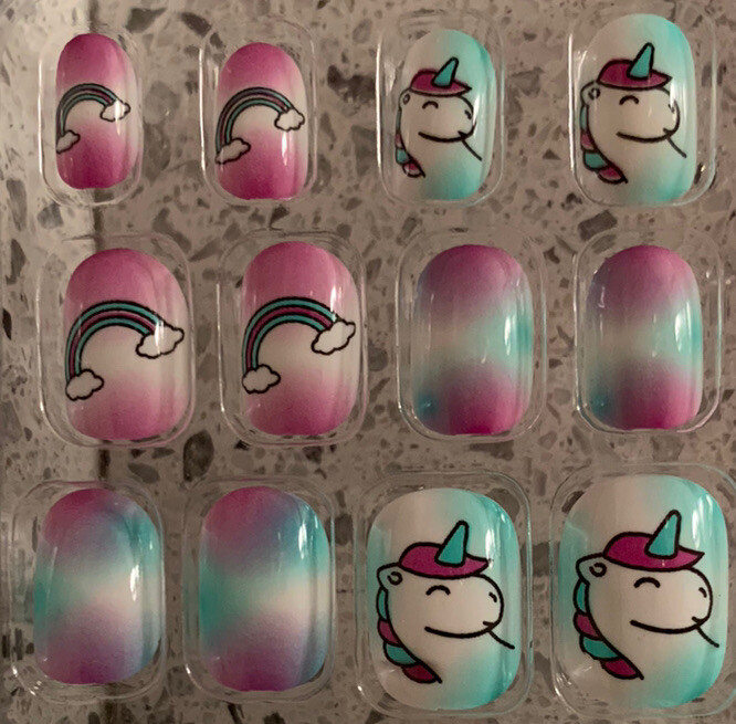 Siusio press on Unicorn Tie-Dye nails for children, women with small hands