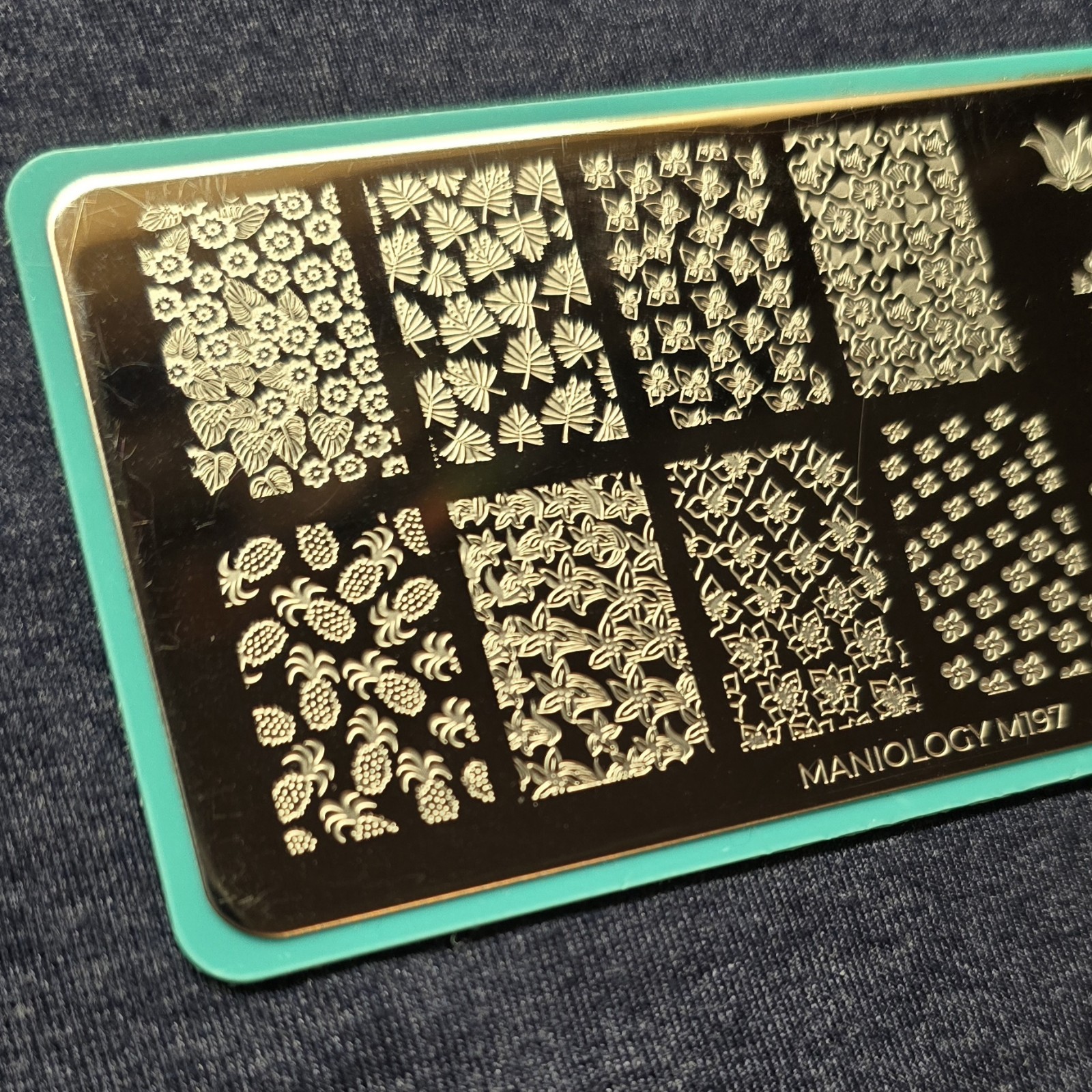 Maniology M197 Tiki Aloha Hawaii Island Pineapple Palm Tree Nail Stamp Plate HTF