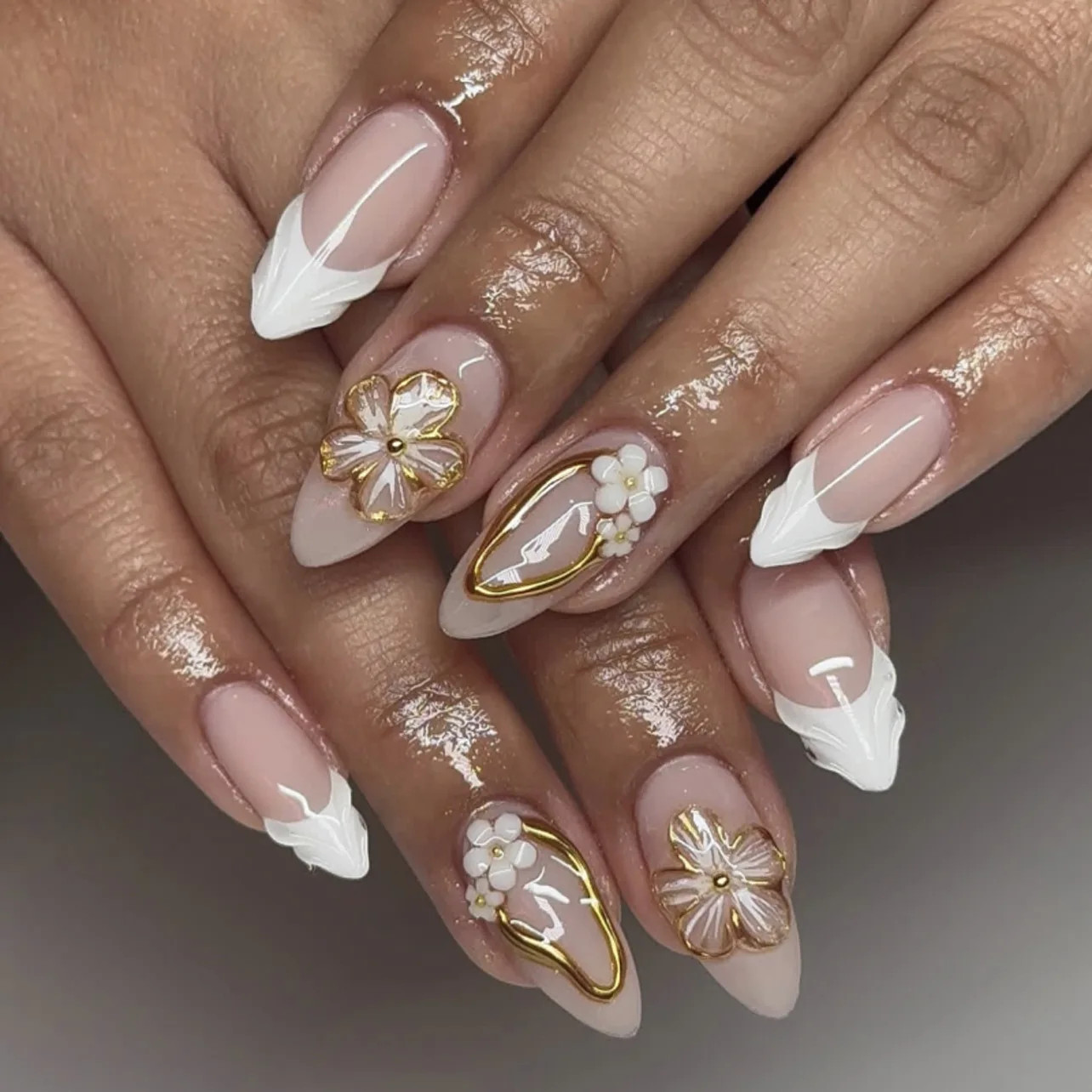 24Pcs Y2K Almond Press on Nails:Metal Line Diamond Black Heart Nails