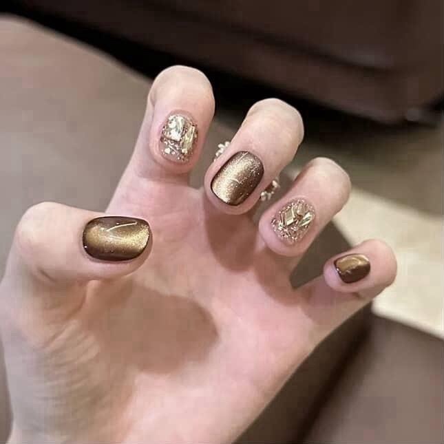 Tipora Press on Nails Short Round Brown Color with Sparkle Design 107