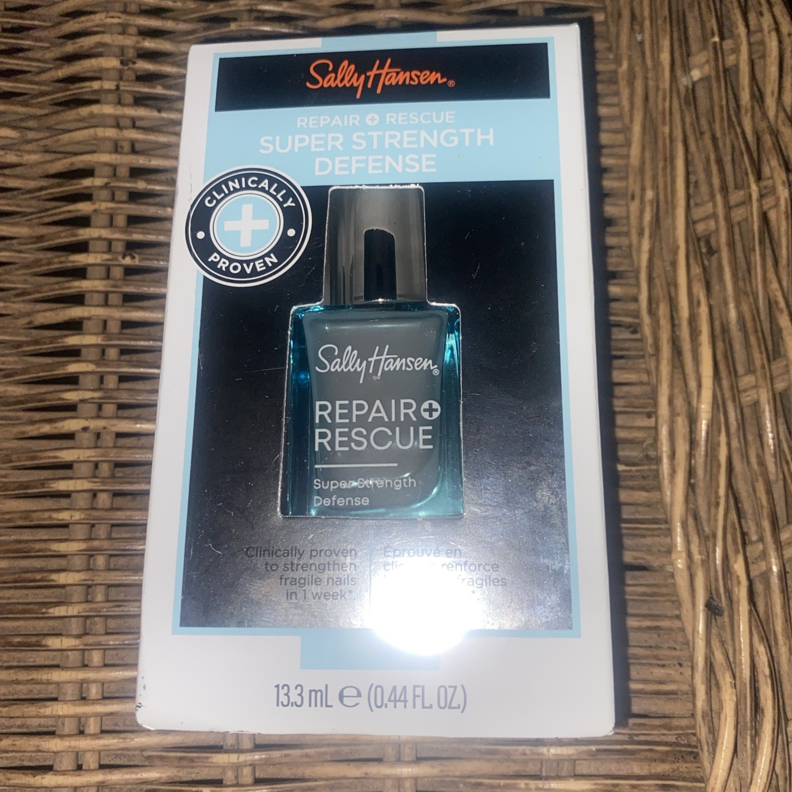 Sally Hansen Super Strength Defense Repair + Rescue Nail Treatment Strengthener