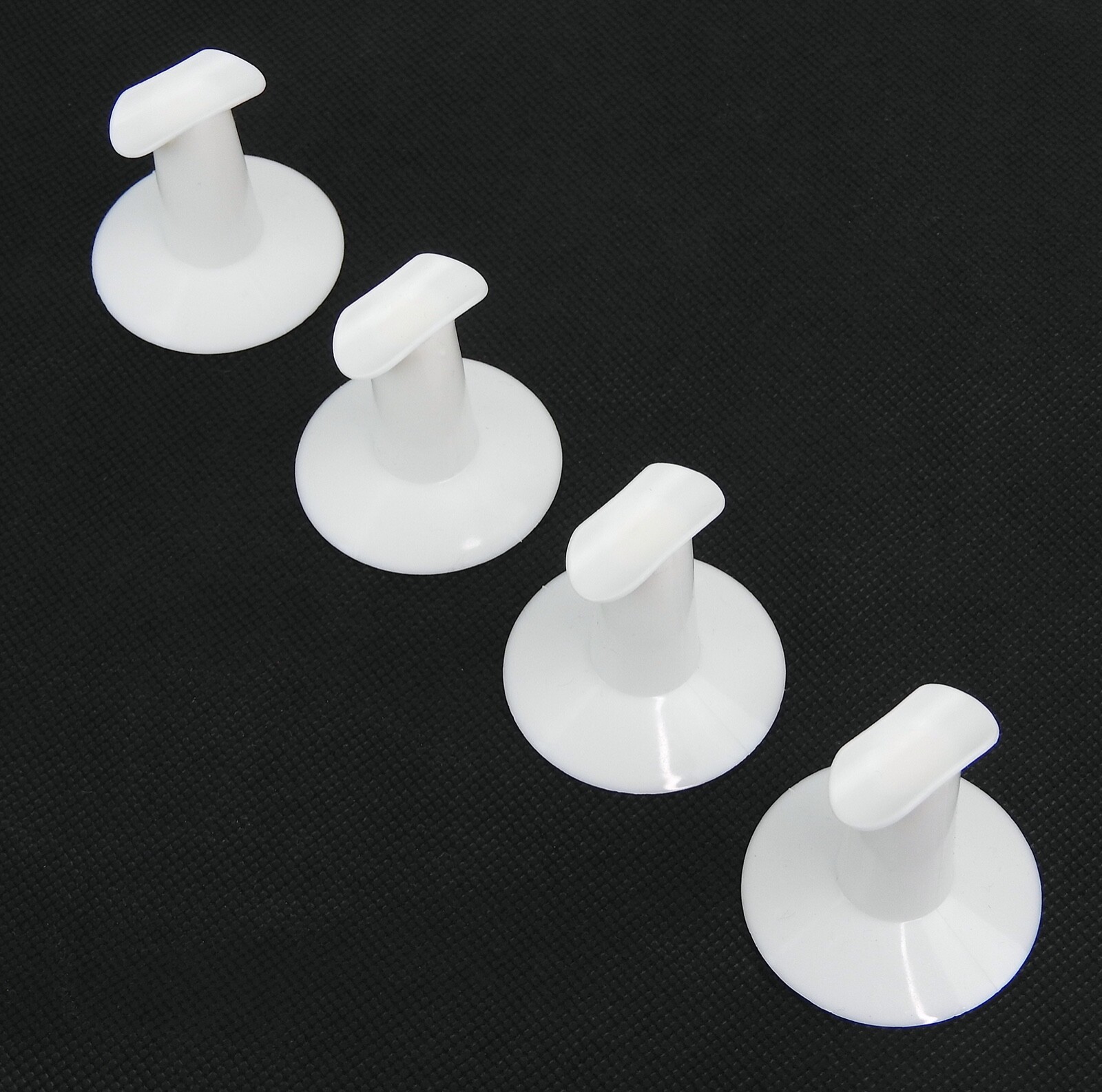 4 PCS FINGER PRACTICE REST HOLDER STAND FOR ART AIRBRUSH & NAIL ART – White