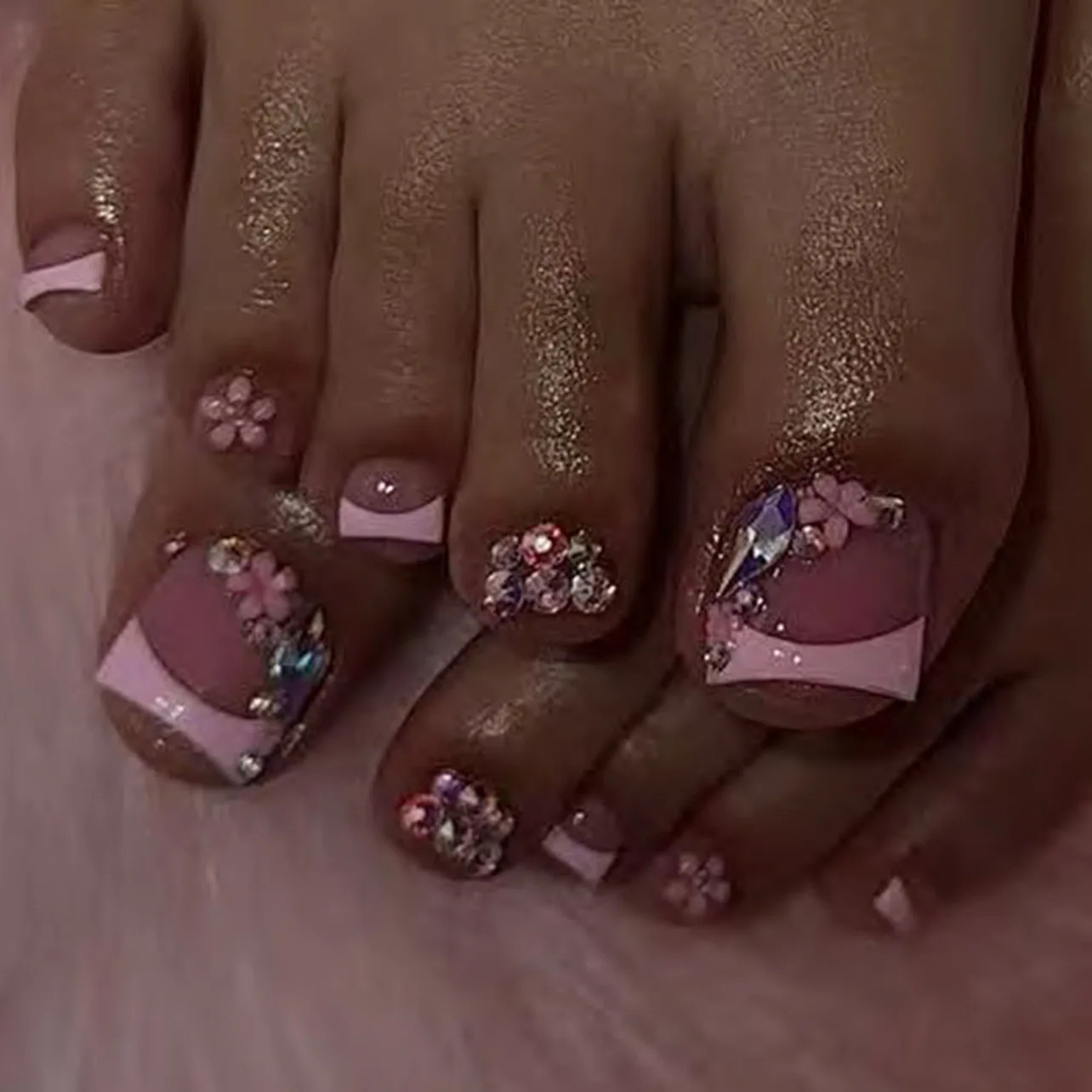 Stylish Gold French Nude Pink Wearable Nail Art Simple Fashion Fake Toenails