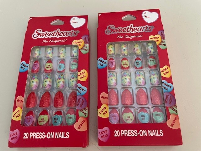 SWEETHEARTS THE ORIGINAL SET/2 20 COUNT PRESS-ON NAILS 40 Total Valentines’ Day