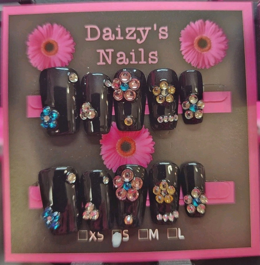 Small Size Black Flower Gems Press-on Nail Set Handmade Squoval 2.0 Cm Length