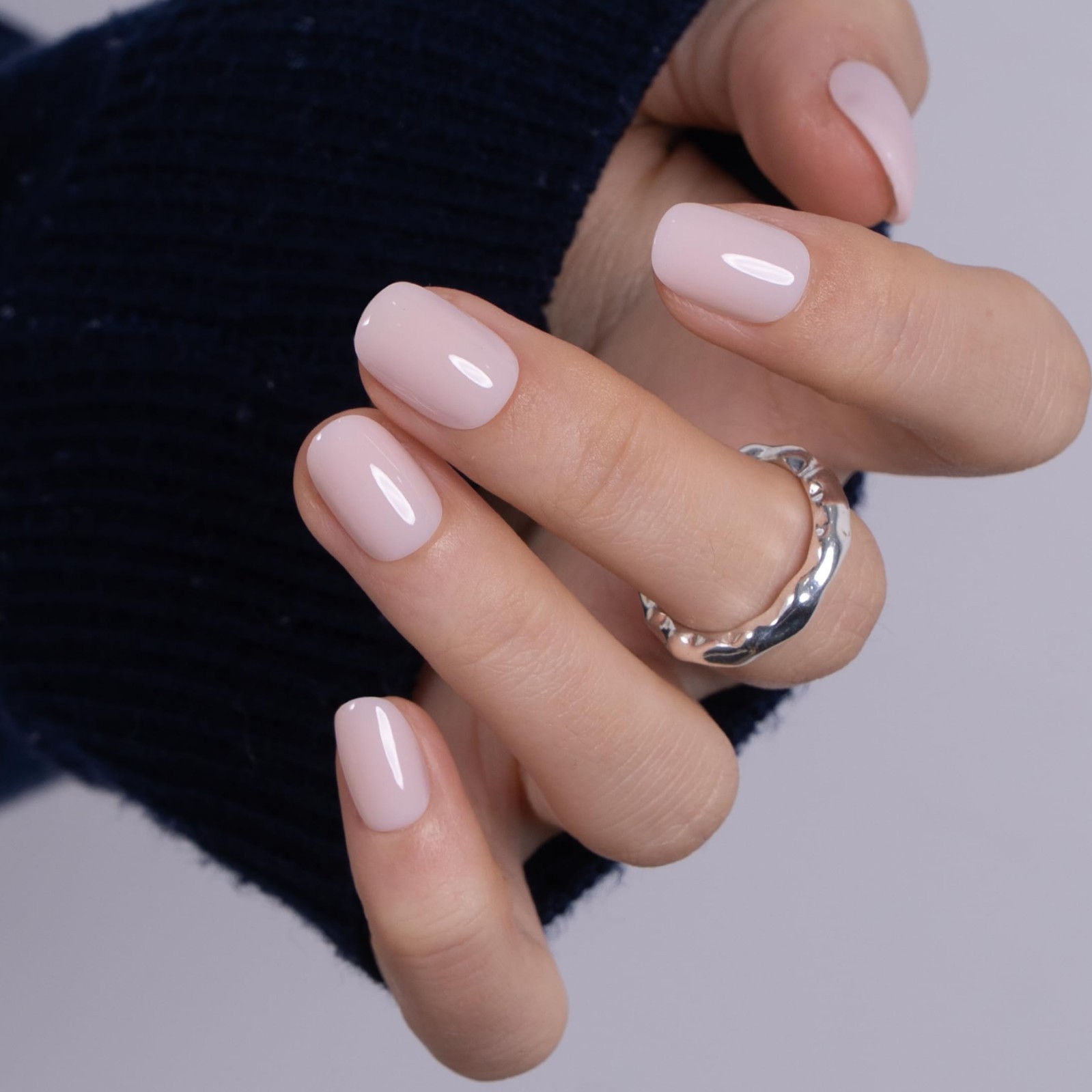 Milky White Short Square Acrylic Press-On Nails with Apricot Design – 30 Pcs Ful