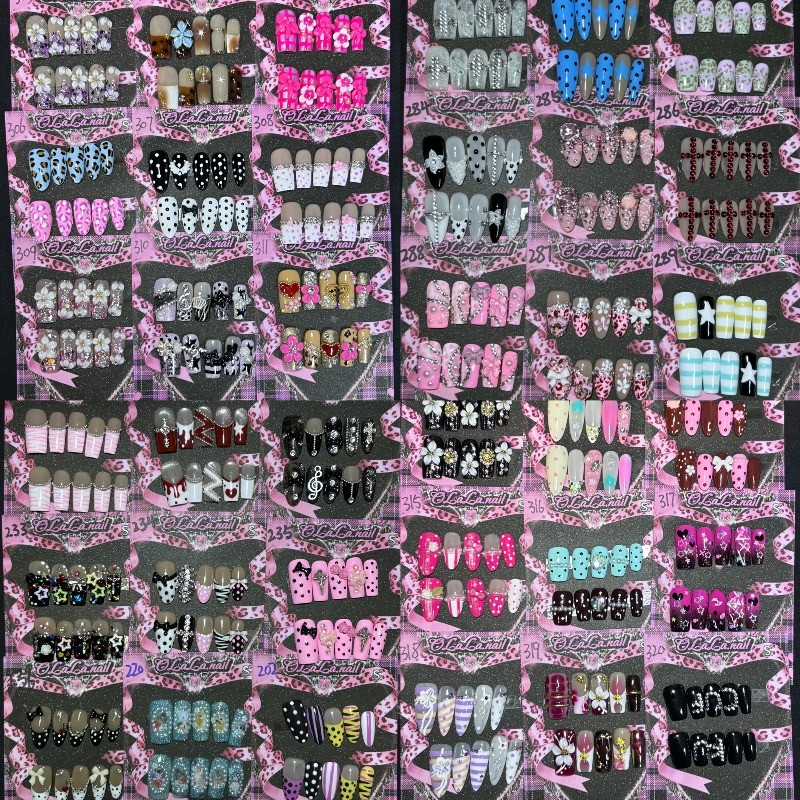80 Nail Art Pieces with Multiple Color Blends, Suitable for Various Occasions