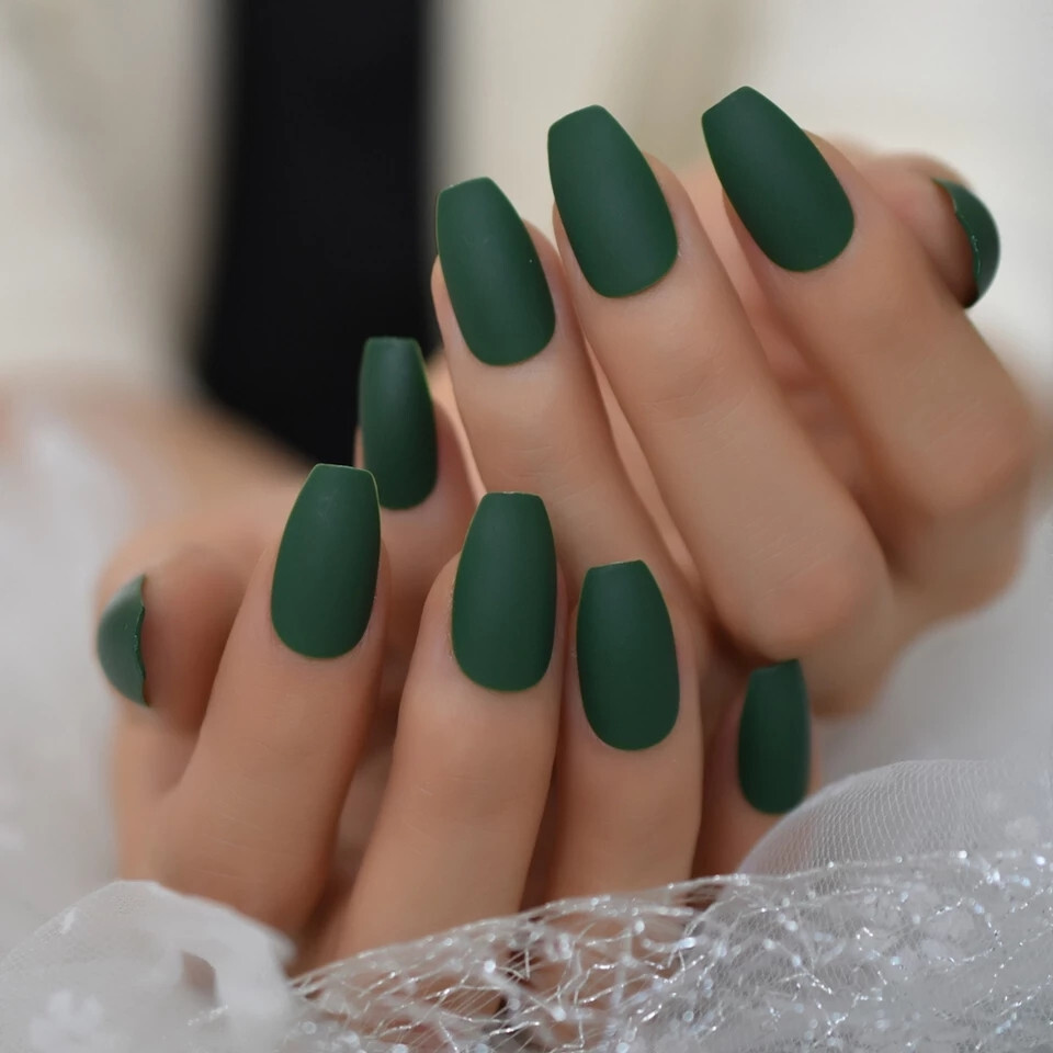 24 Medium Press on nails kit w glue Dark Green coffin matte winter