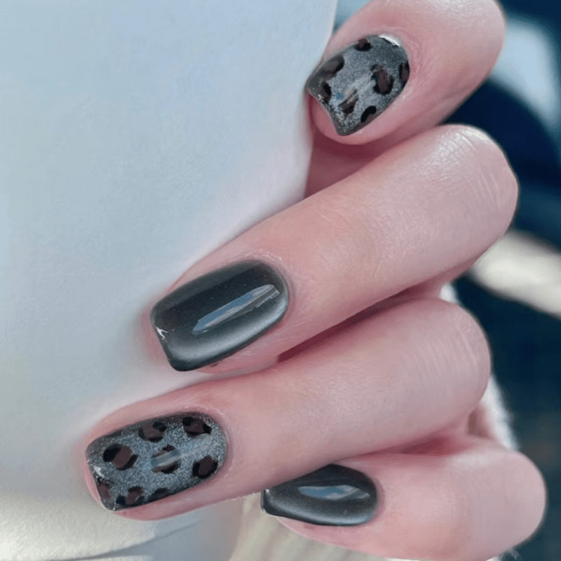 48 Pcs Leopard Black Gradient Short Square Press on Nails, Minimal Fake Nails