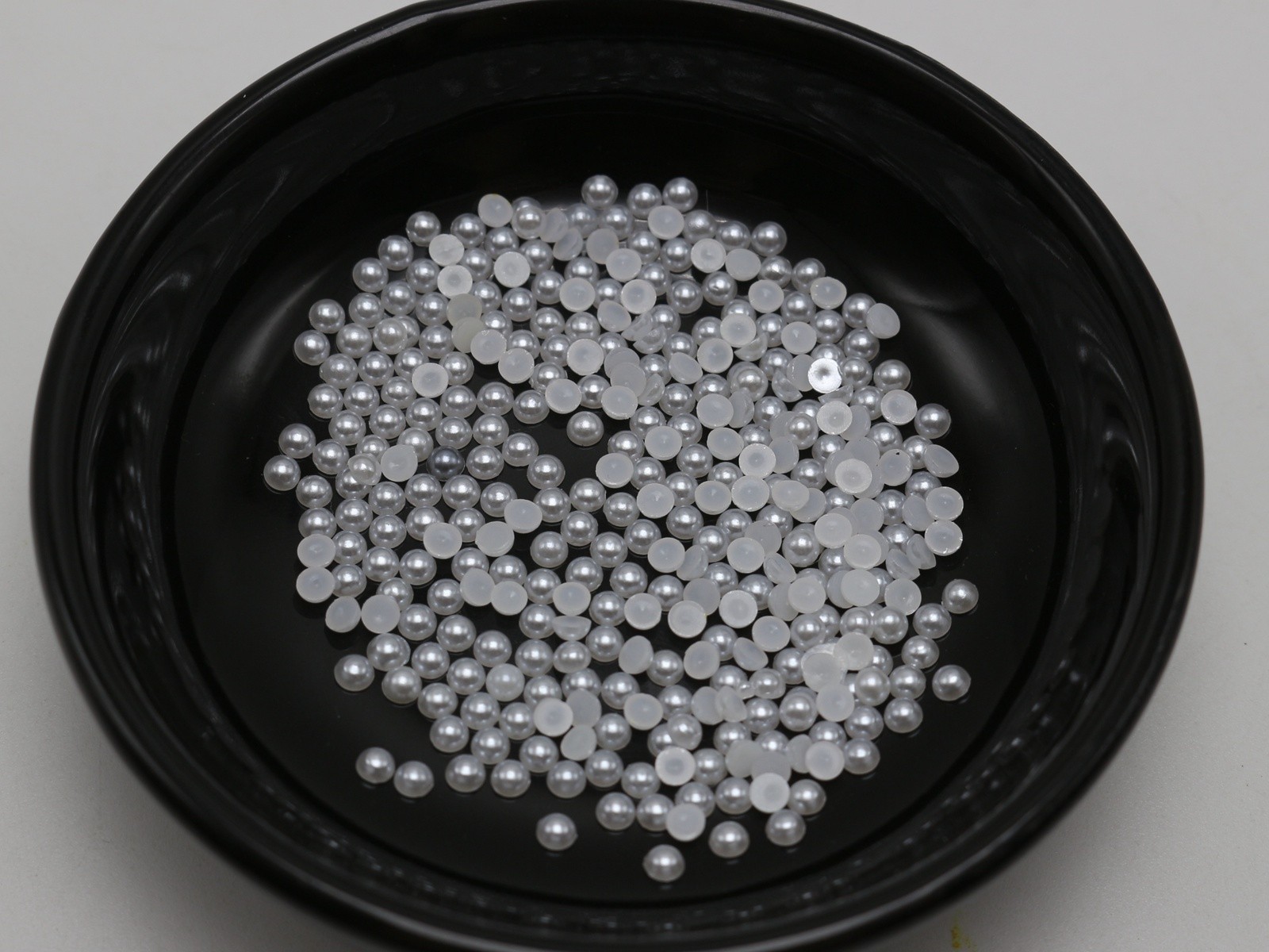 10000 Pure White Acrylic Tiny Half Pearl Flatback Round Bead 2mm Nail Art Tips