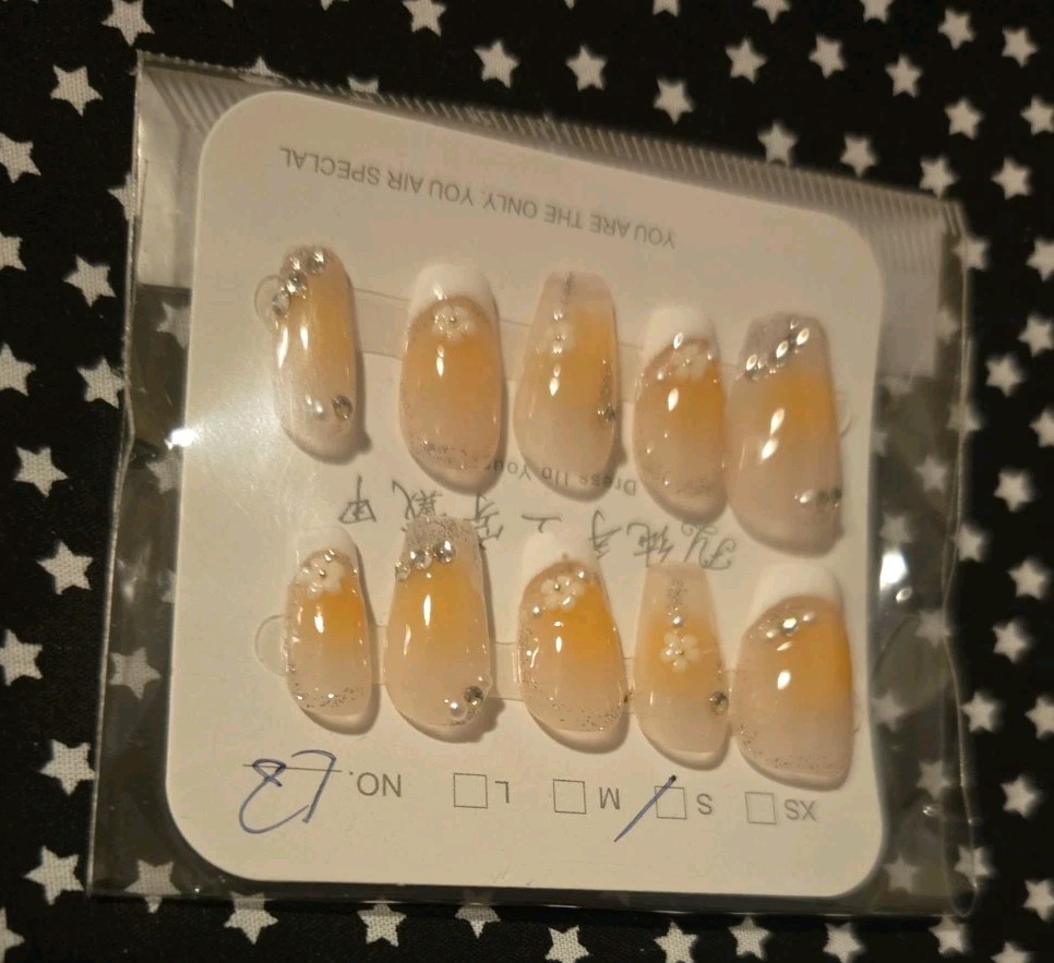 French Design “Unbranded” Press On Nails Size S