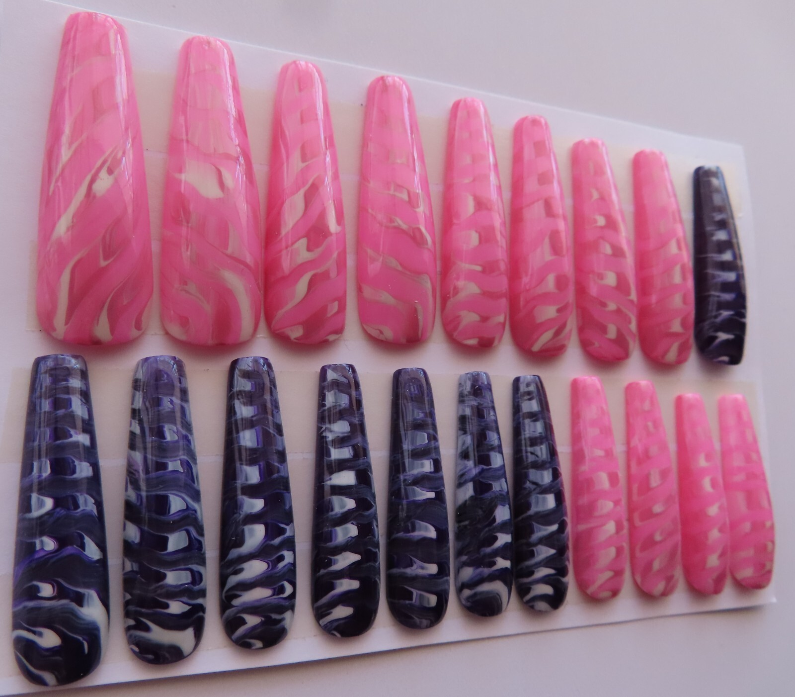 XL Purple Pink White Wavy Illusion Square Coffin Press On Nails (20)