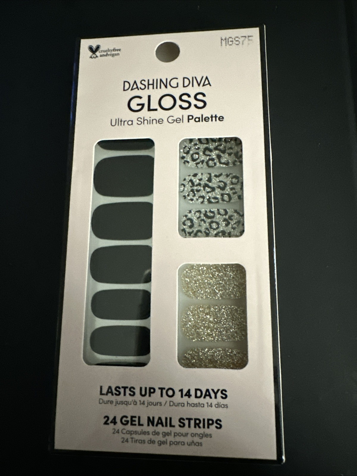 Dashing Diva Gloss Ultra-Shine Gel Palette 24 nail strips lasts up to 14 days