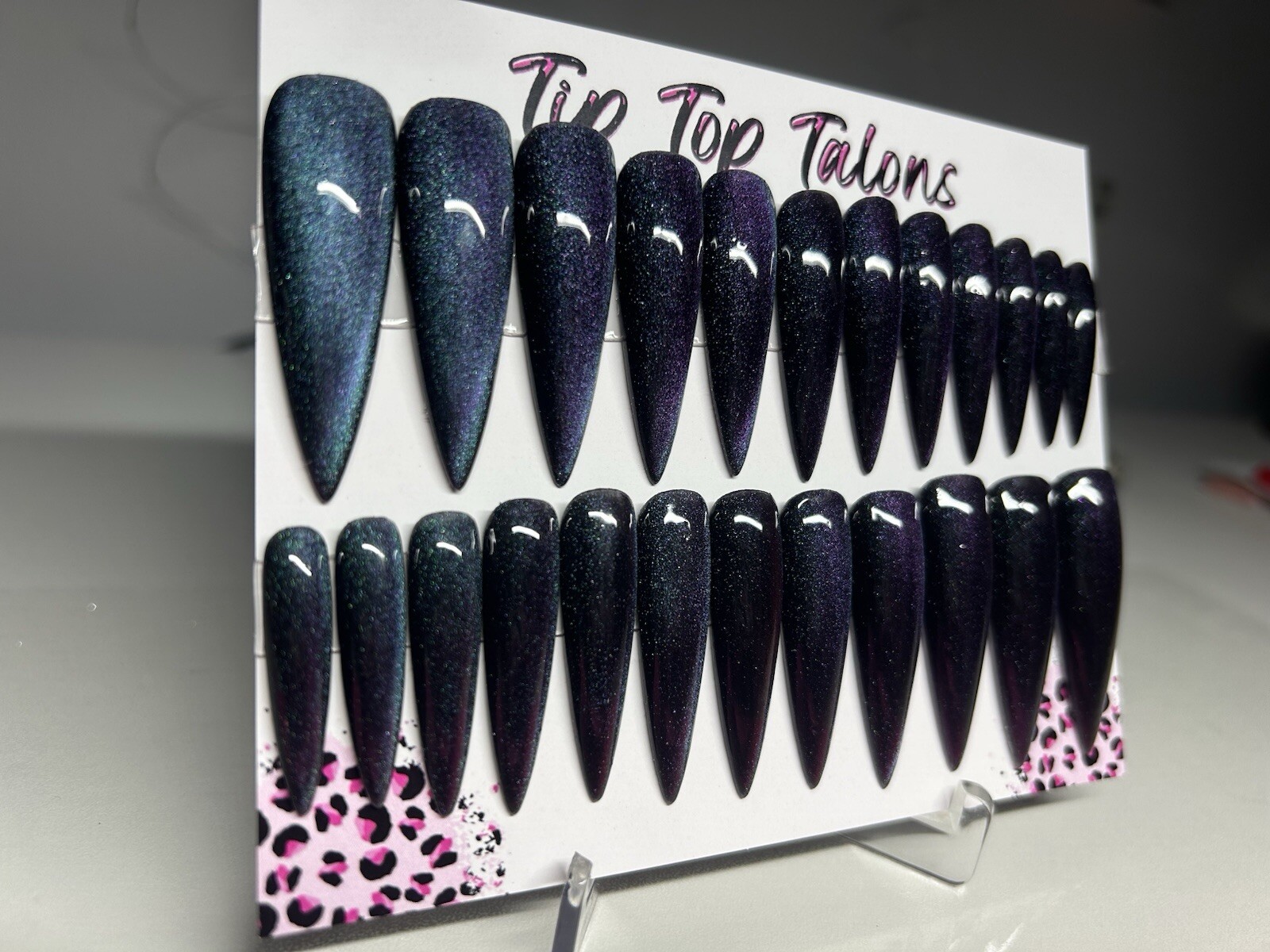 24 Piece – Long Stiletto – Green/Purple Magnetic Effect