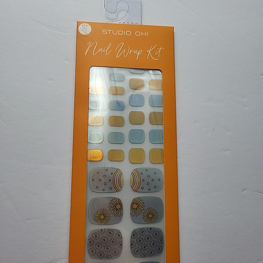Studio Oh! Nail Wrap Kit 34 Toe Nail Wraps Nail File Alcohol Pad Cuticle Stick